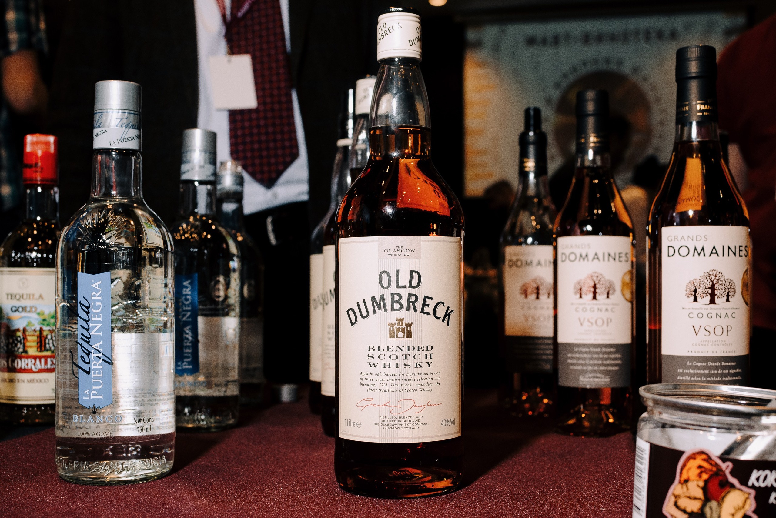 ФЕСТИВАЛЬ ВИНА И КРЕПКИХ НАПИТКОВ МАВТ-ВИНОТЕКА. Репортажный фотограф Зуев Роман г. Челябинск