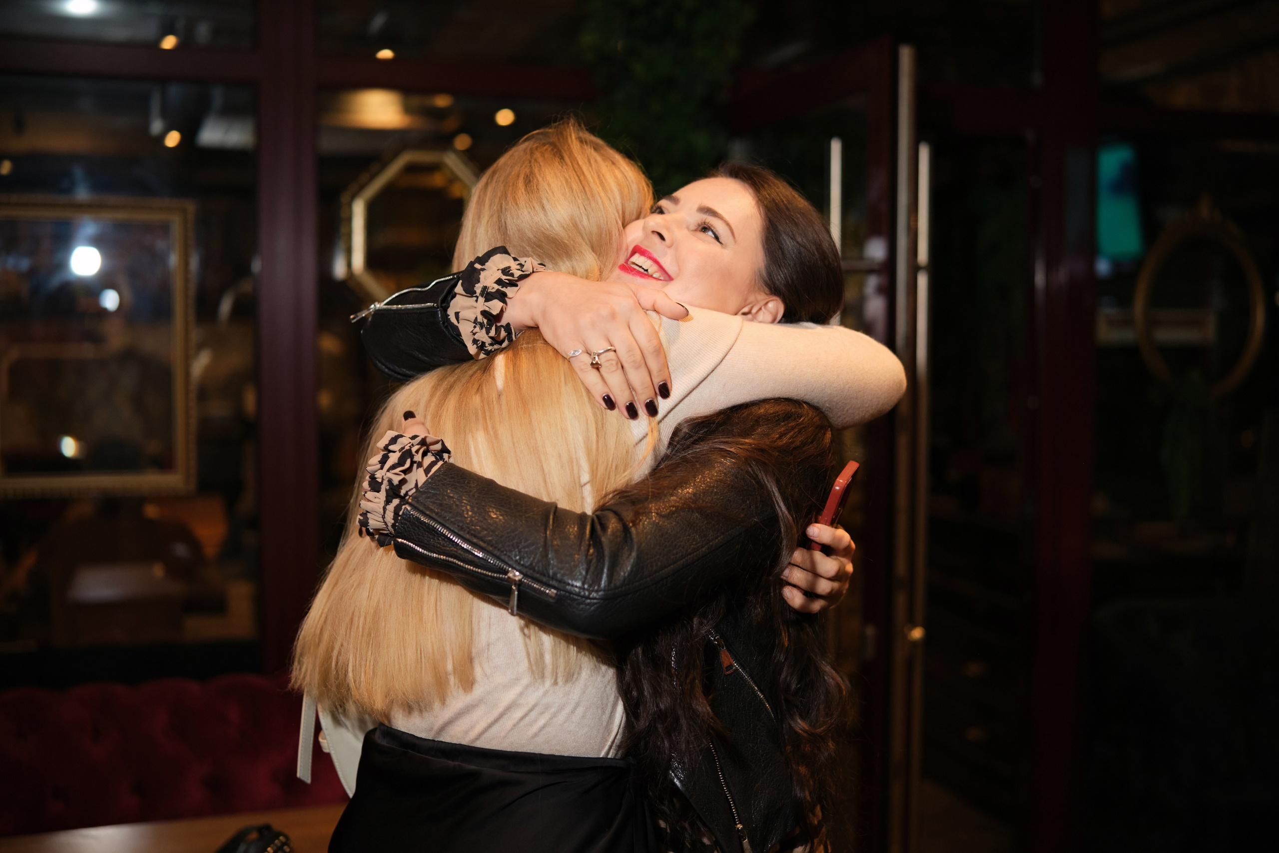 День рождения Наталии в гастропабе Особняк. Репортажный фотограф Дмитрий Литвинский. Минск, Беларусь, мир