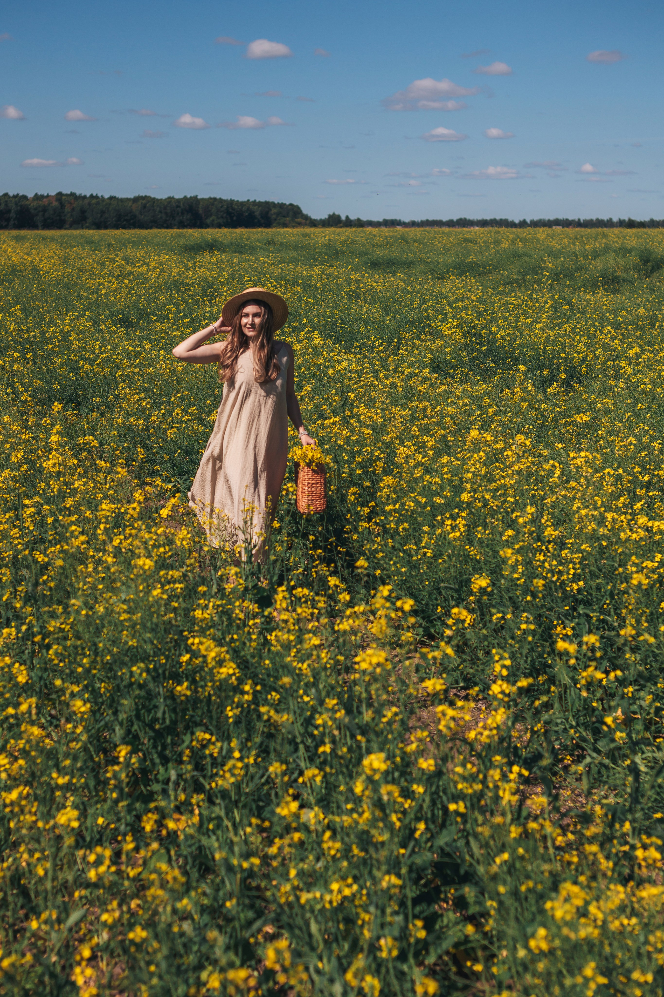 Рапсовое поле. Семейный и художественный фотограф в Тюмени Юлия Логинова