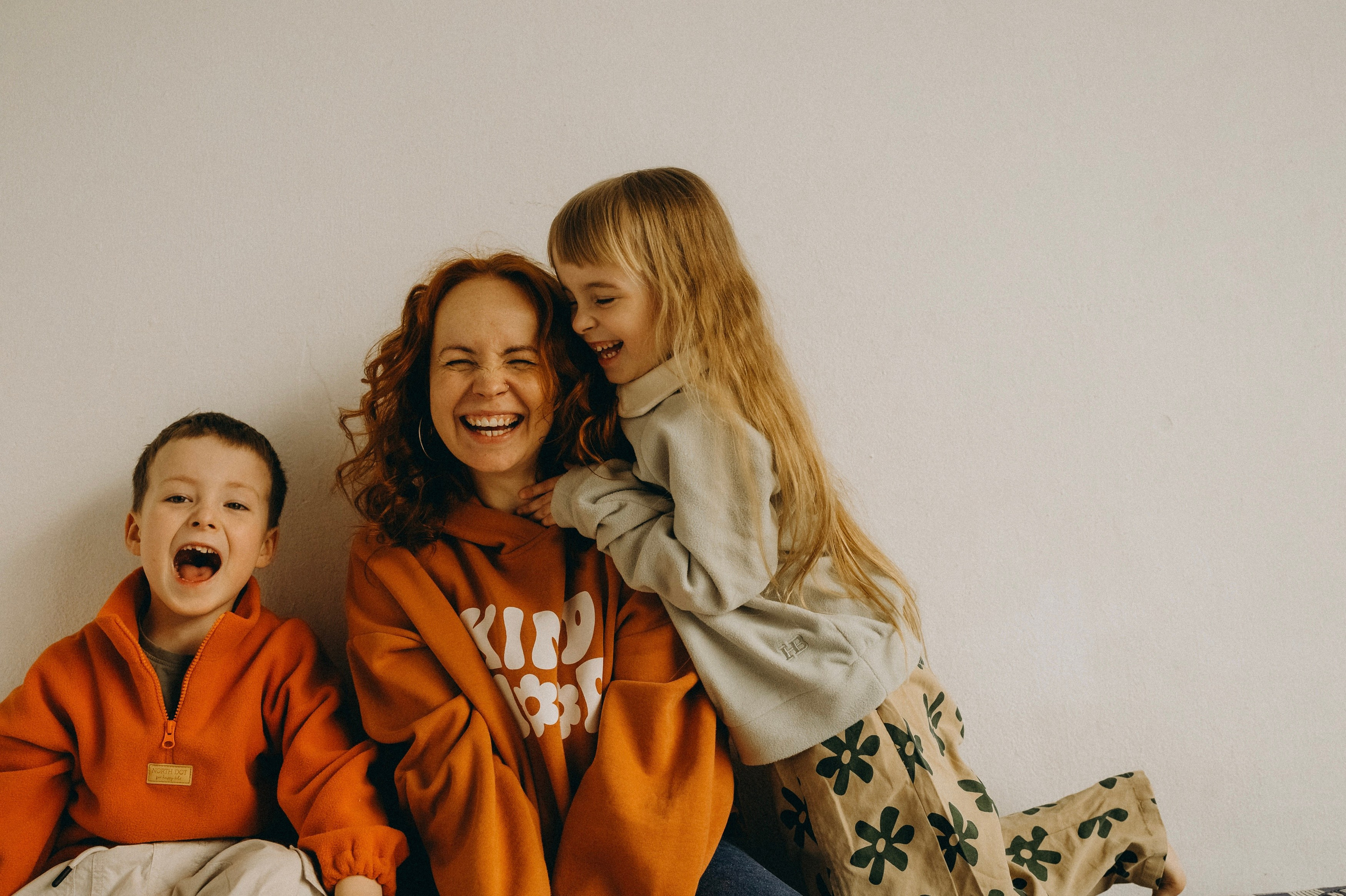 Алина, Юля, Леша. Главная