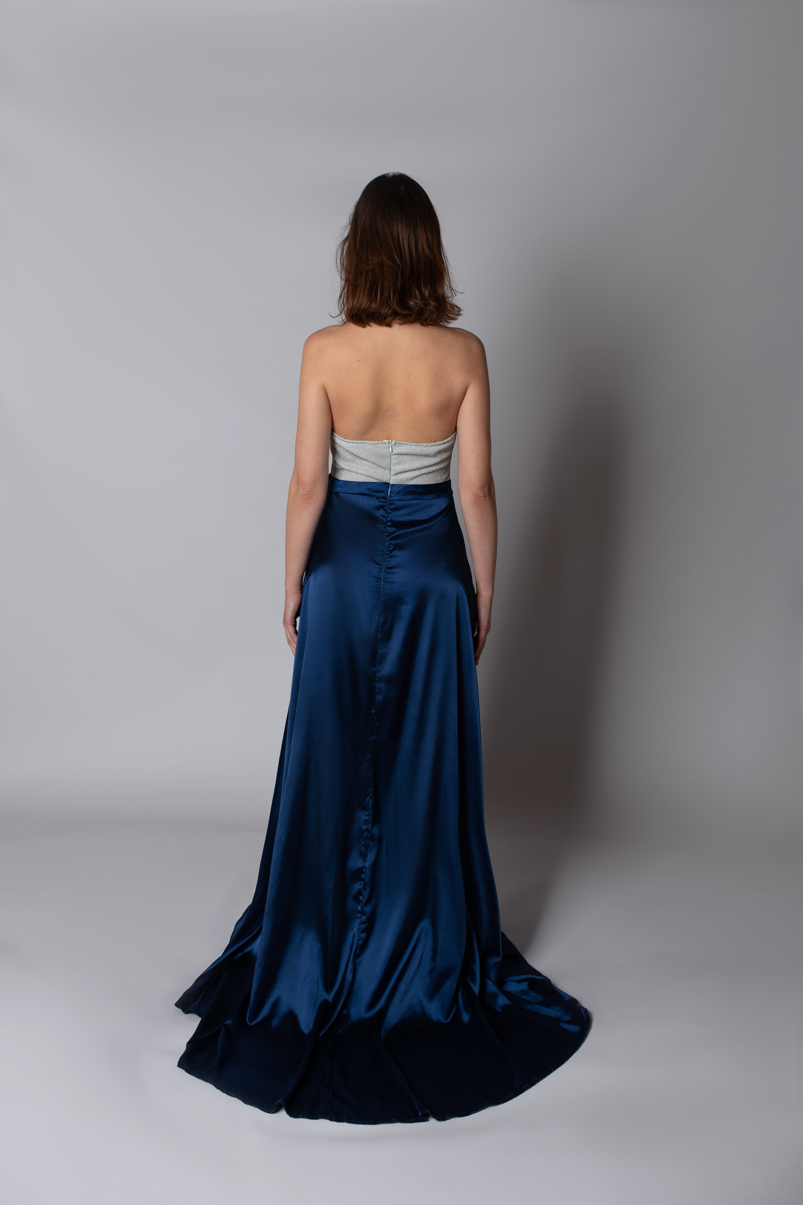 Аренда синего платья в стиле диско с разрезом в Севастополе