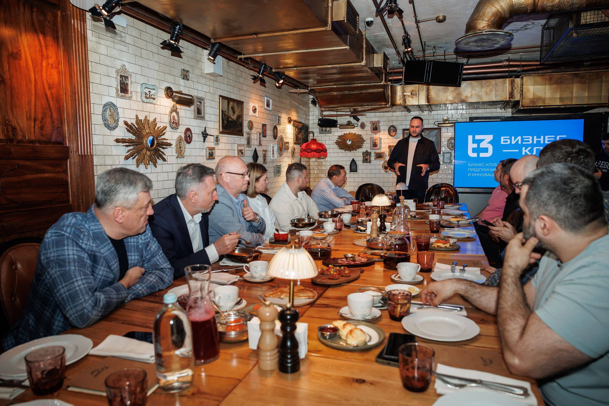 Деловой завтрак, ресторан «Матрешка». Свадебный и репортажный фотограф (Москва, Королев и другие)