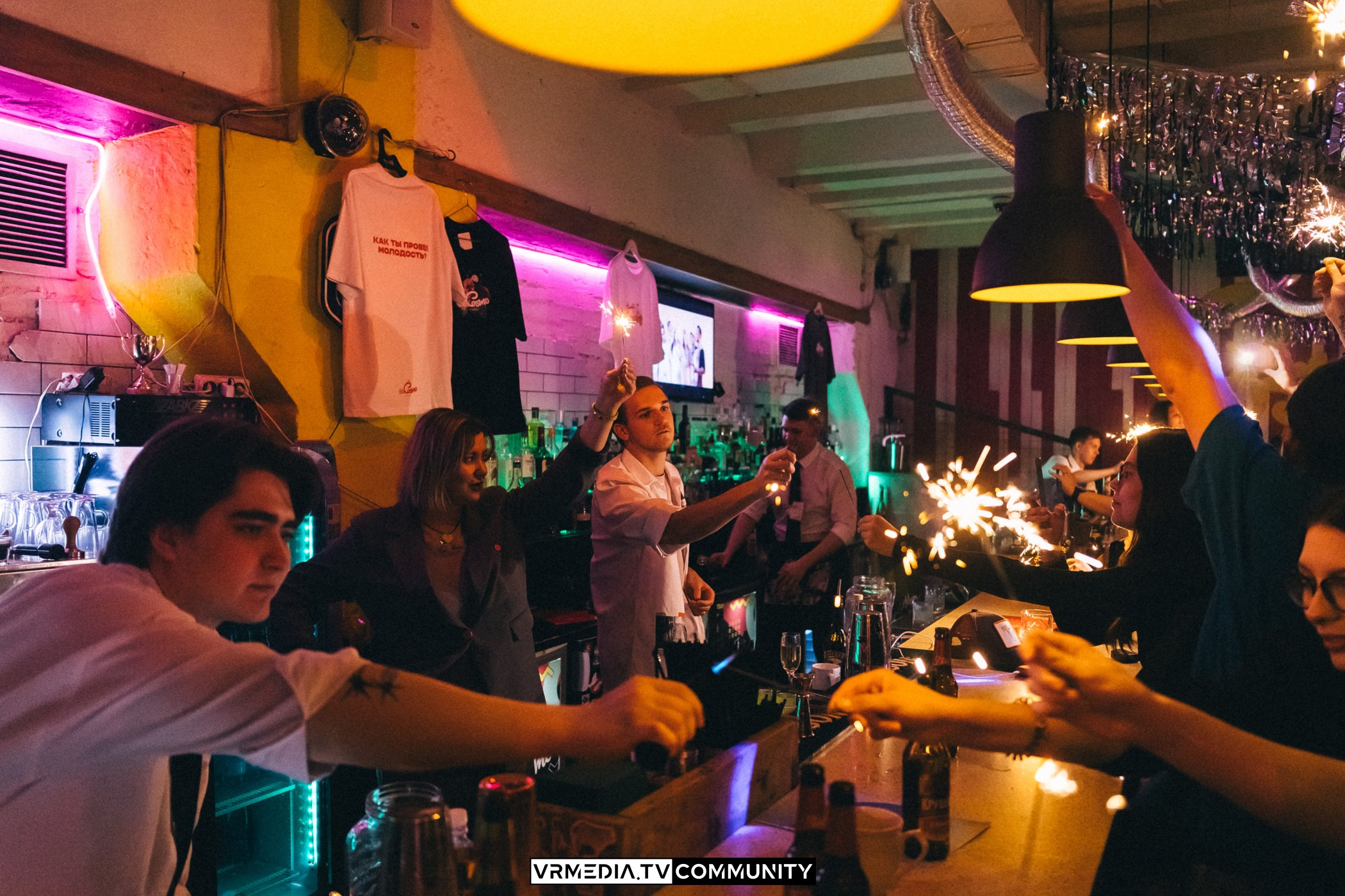 Бар «Cosmo»: Прощальная вечеринка