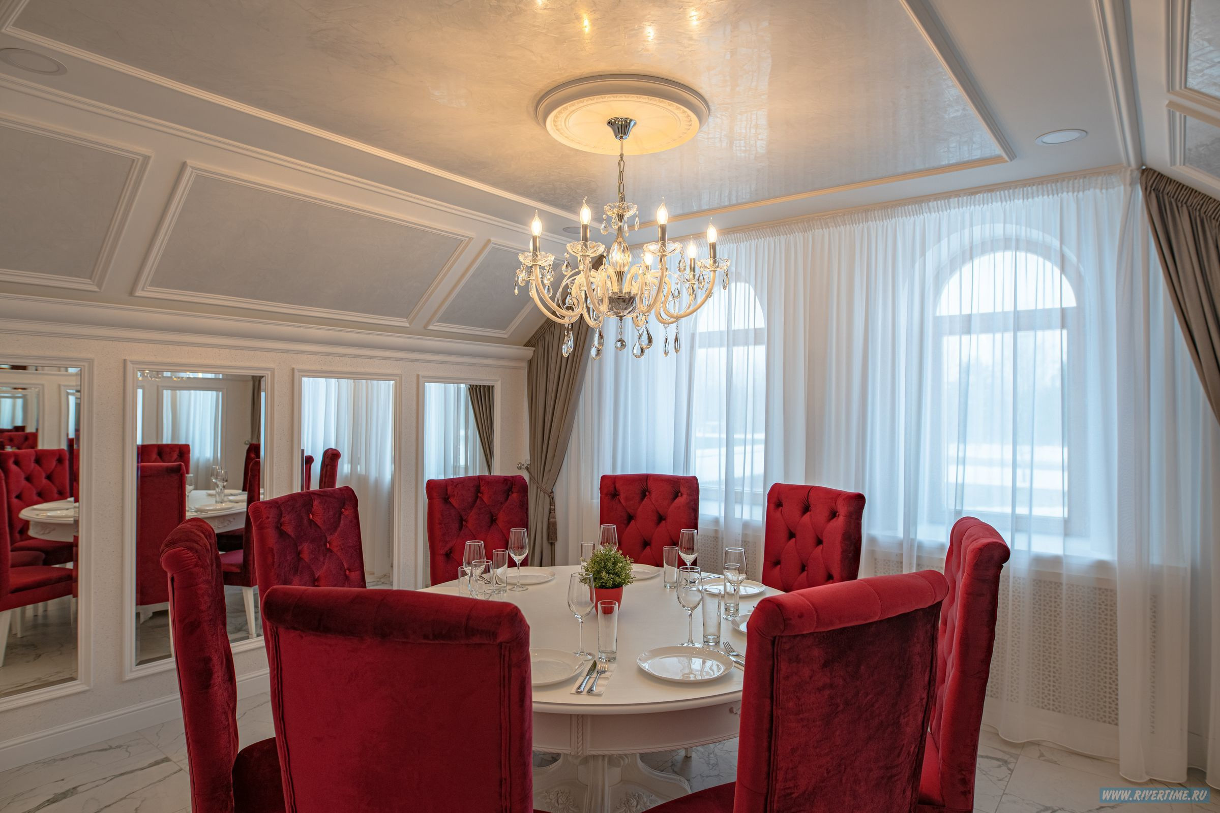 Интерьерная съемка ресторана, кафе, гостиницы