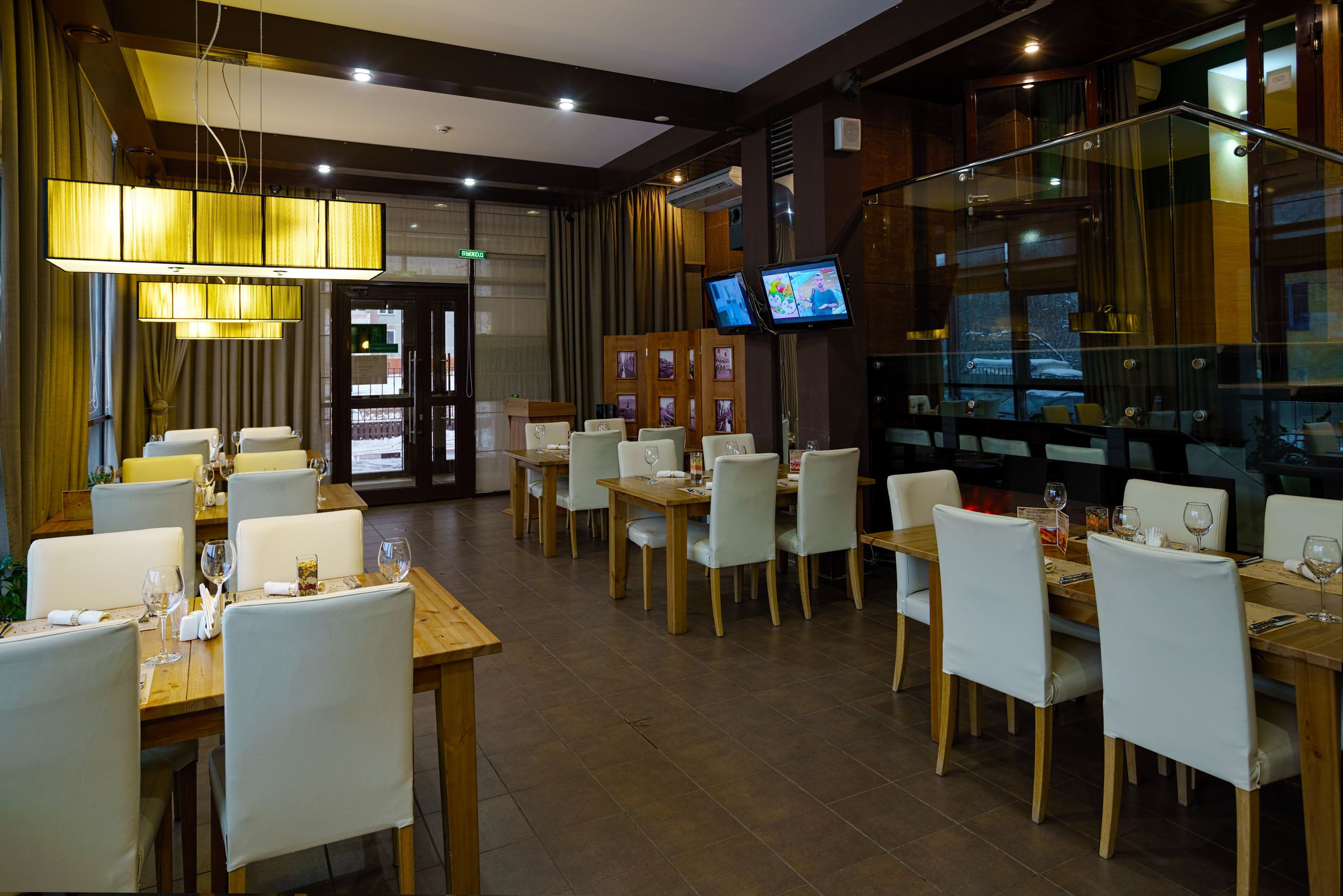Интерьерная съемка ресторана, кафе, гостиницы