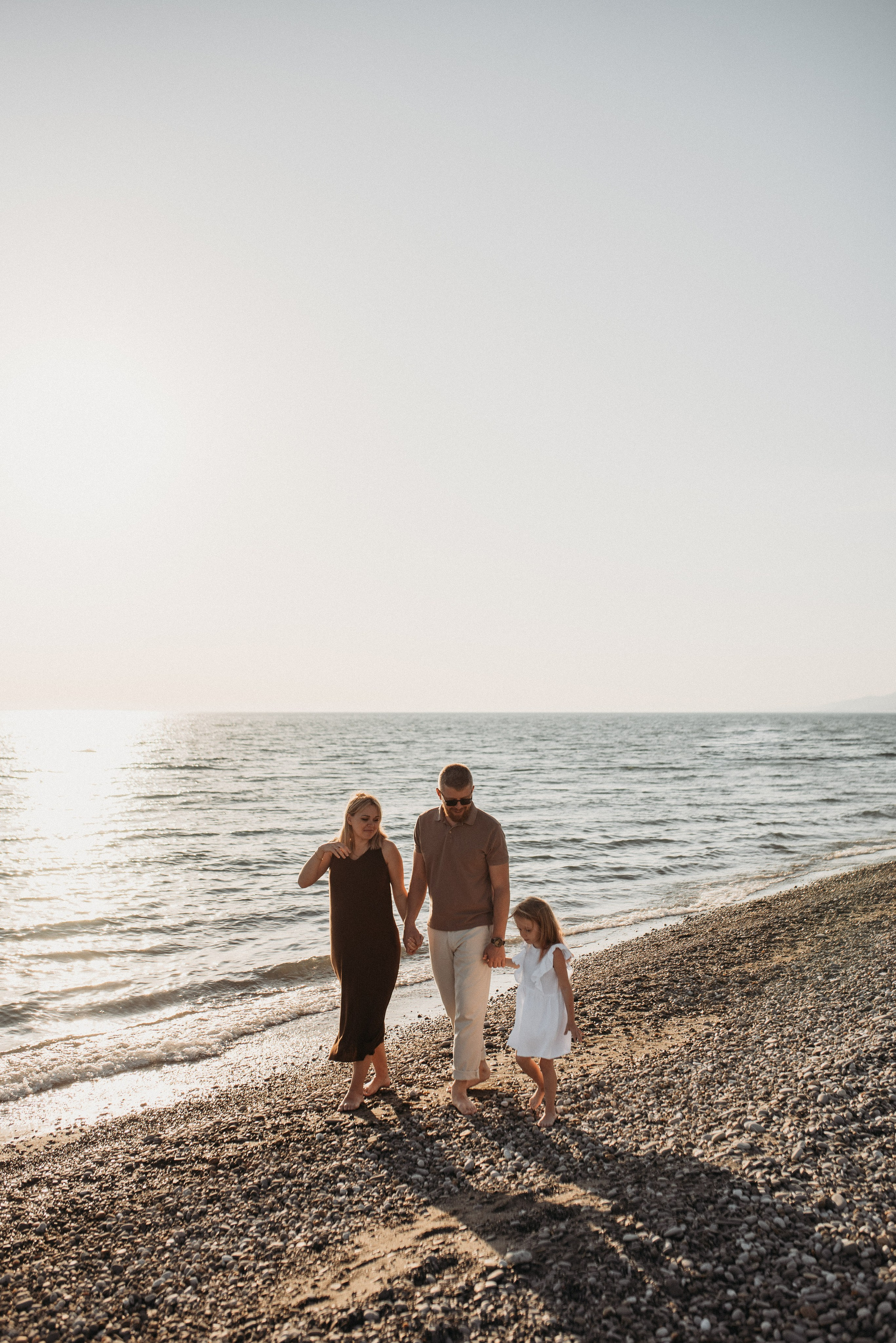 Семейная фотосессия в Головинке на берегу моря на закате. Фотограф в Сочи — Маргарита Поганова