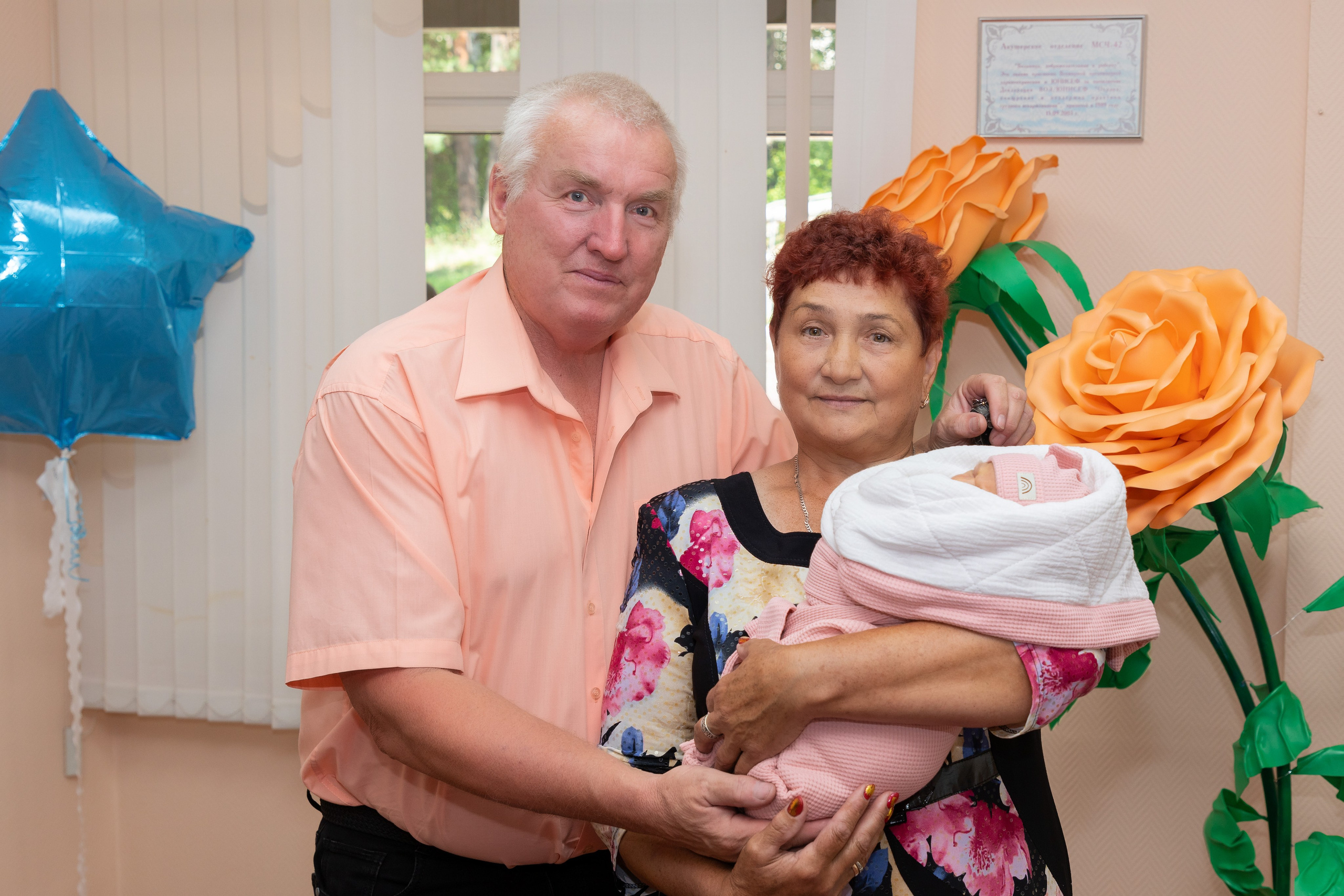 Выписка из роддома. Свадебный, семейный, школьный Фотограф и видеограф Худаноговы Александр и Ирина г. Зеленогорск, Красноярск