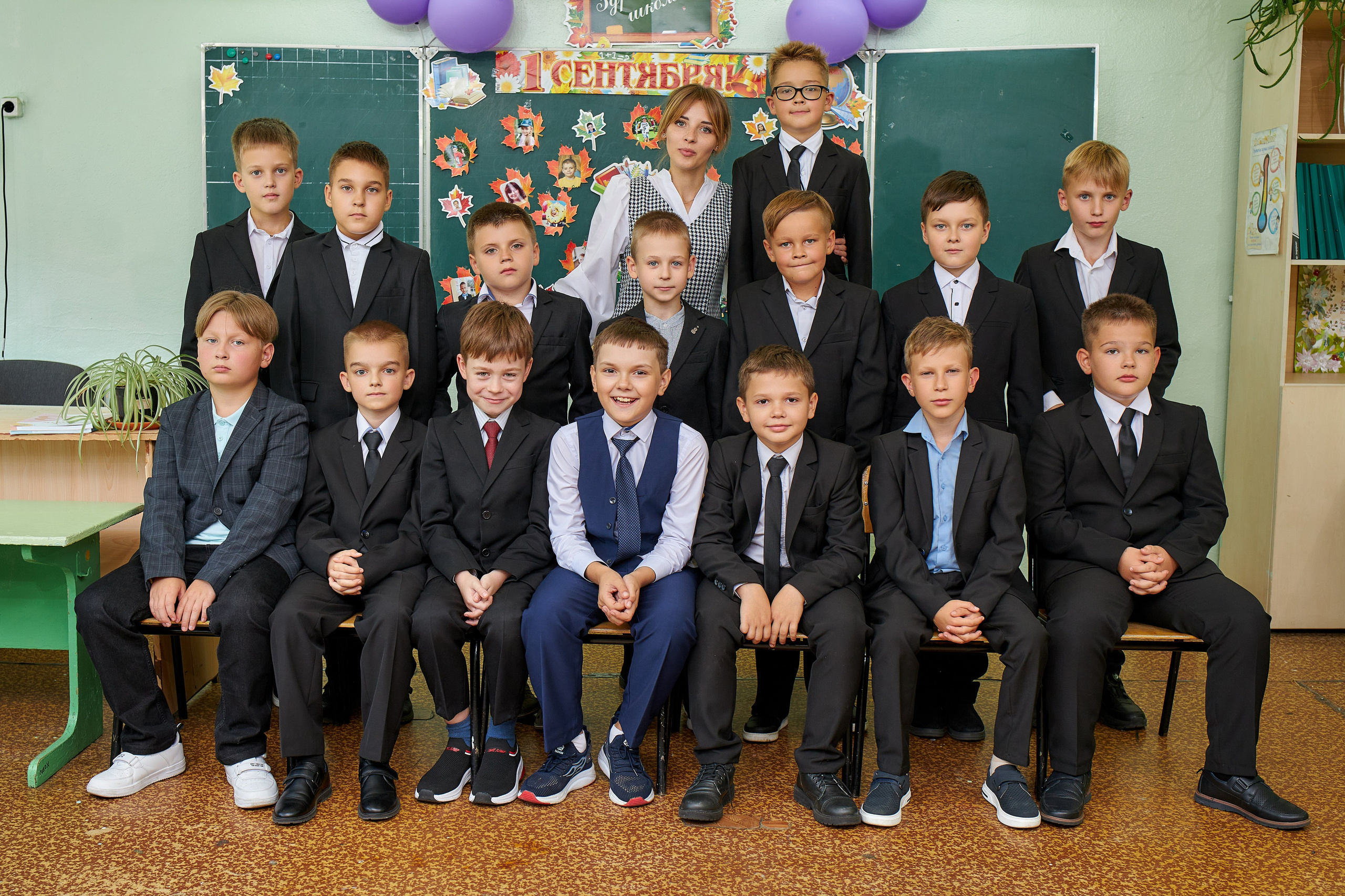 Средние общие. Школьный фотограф Леонова Наталия