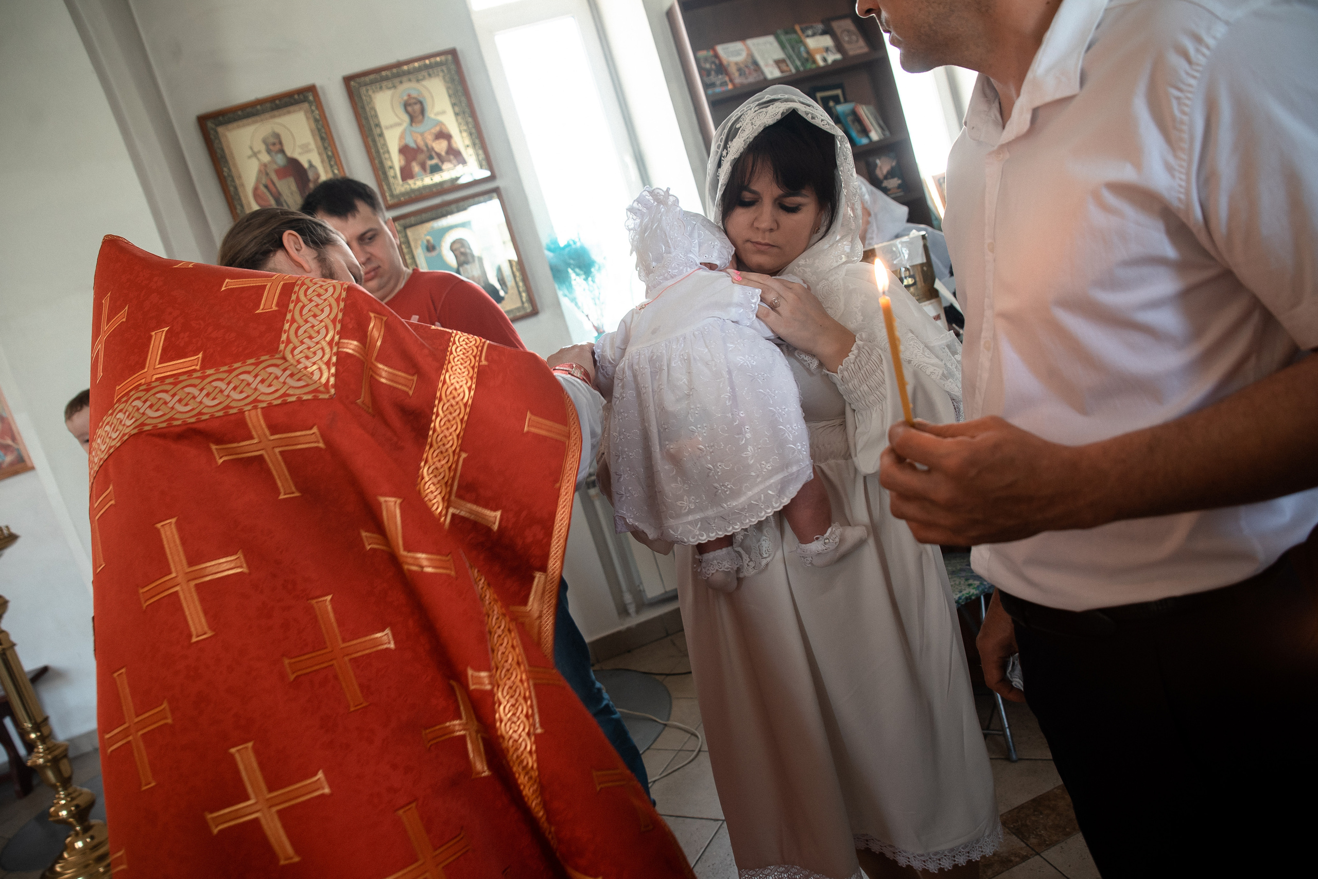 Крещение Евы. Фотограф Таинства Крещения в Саратове Ильченко Артем