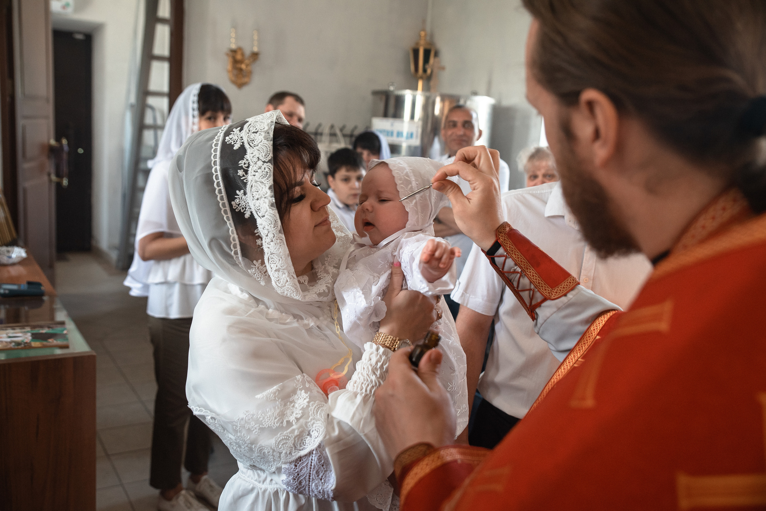 Крещение Евы. Фотограф Таинства Крещения в Саратове Ильченко Артем