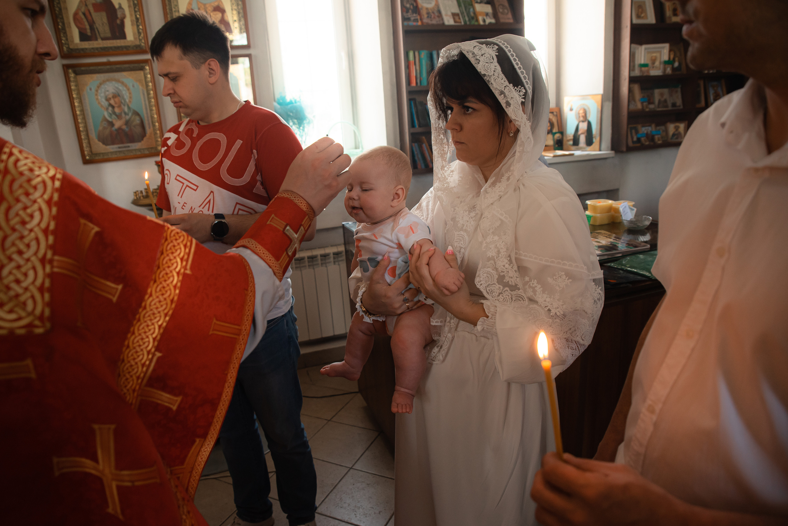Крещение Евы. Фотограф Таинства Крещения в Саратове Ильченко Артем