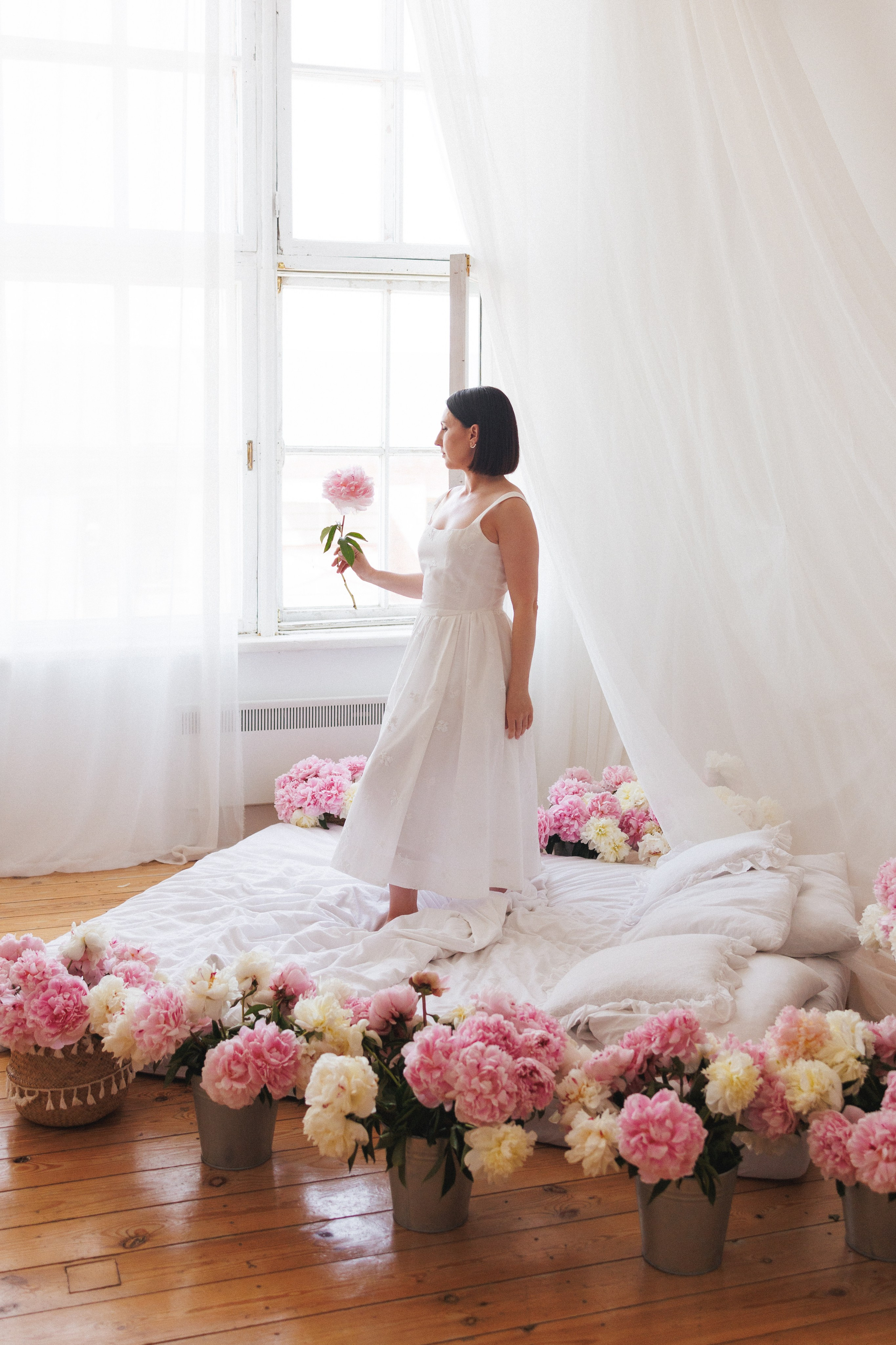 Фотосессия с живыми Пионами в фотостудии «Space JOBS». Семейный и детский фотограф в Краснодаре Анна Трашкова