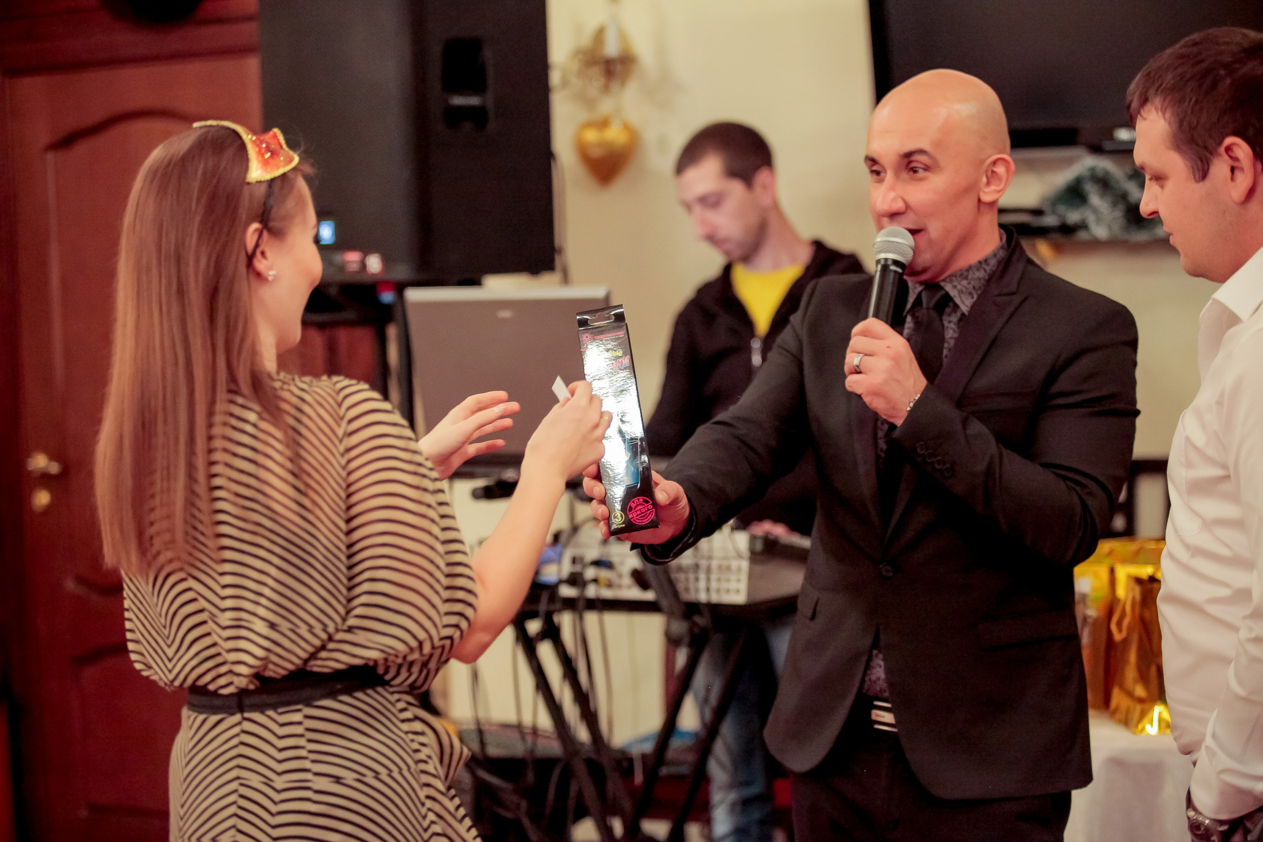 Корпоратив. Max Matvich and Victoria Basova are professionals in their field