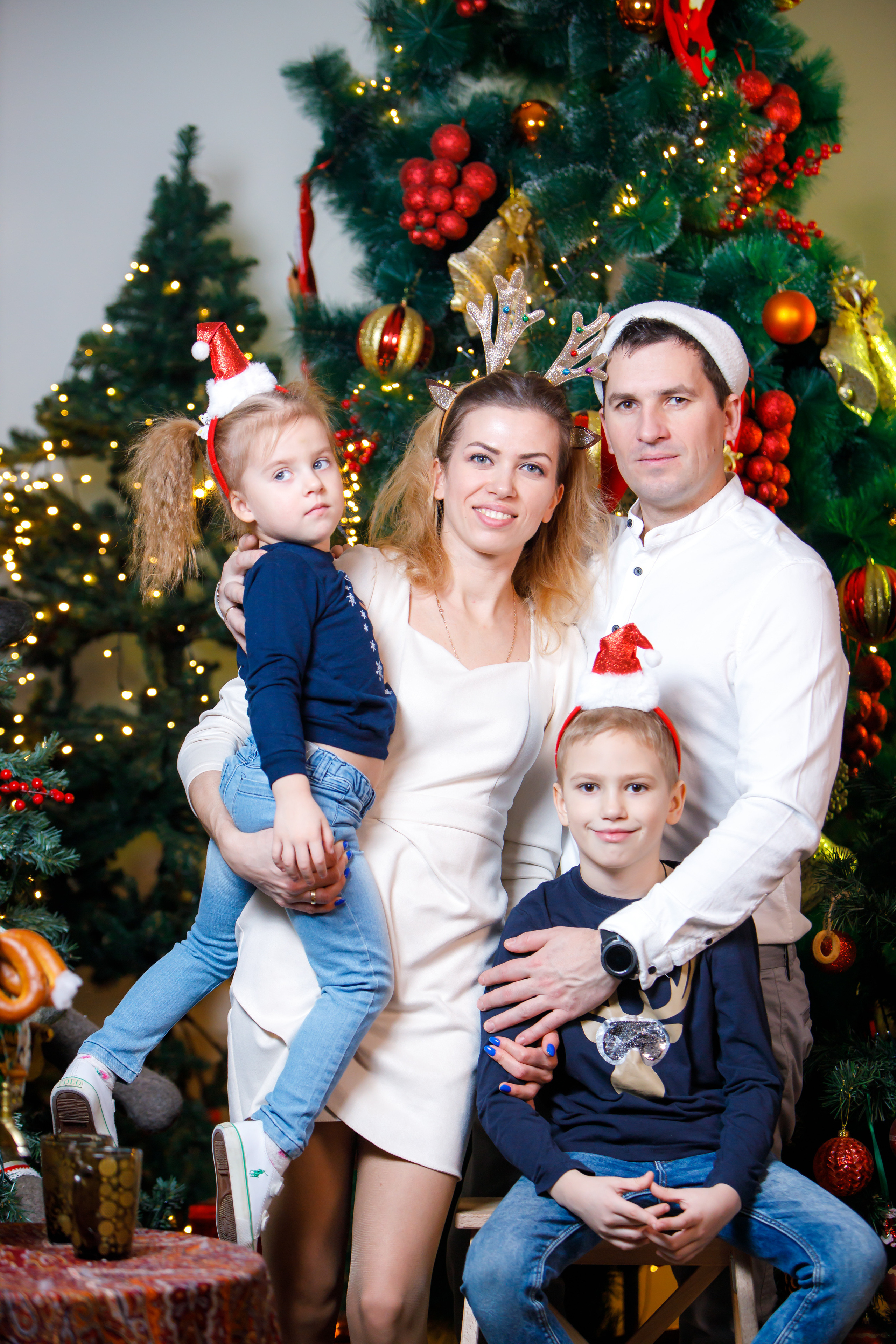 Новогодняя фотосессия в студии. Профессиональная фото и видеосъемка. Москва