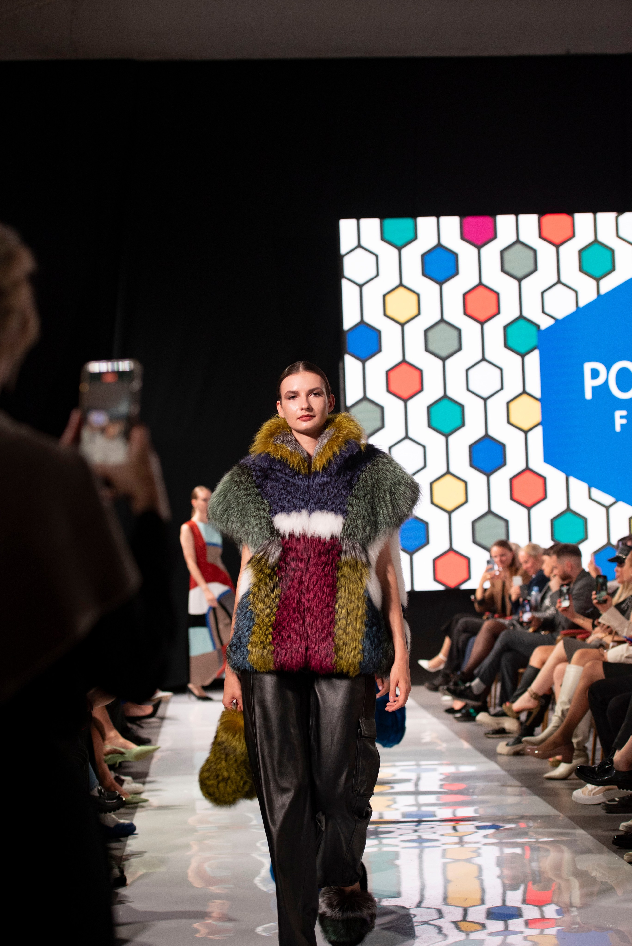 Фотограф на модельный показ. Свадебный, семейный, фэшн фотограф, школьный фотограф в Сочи