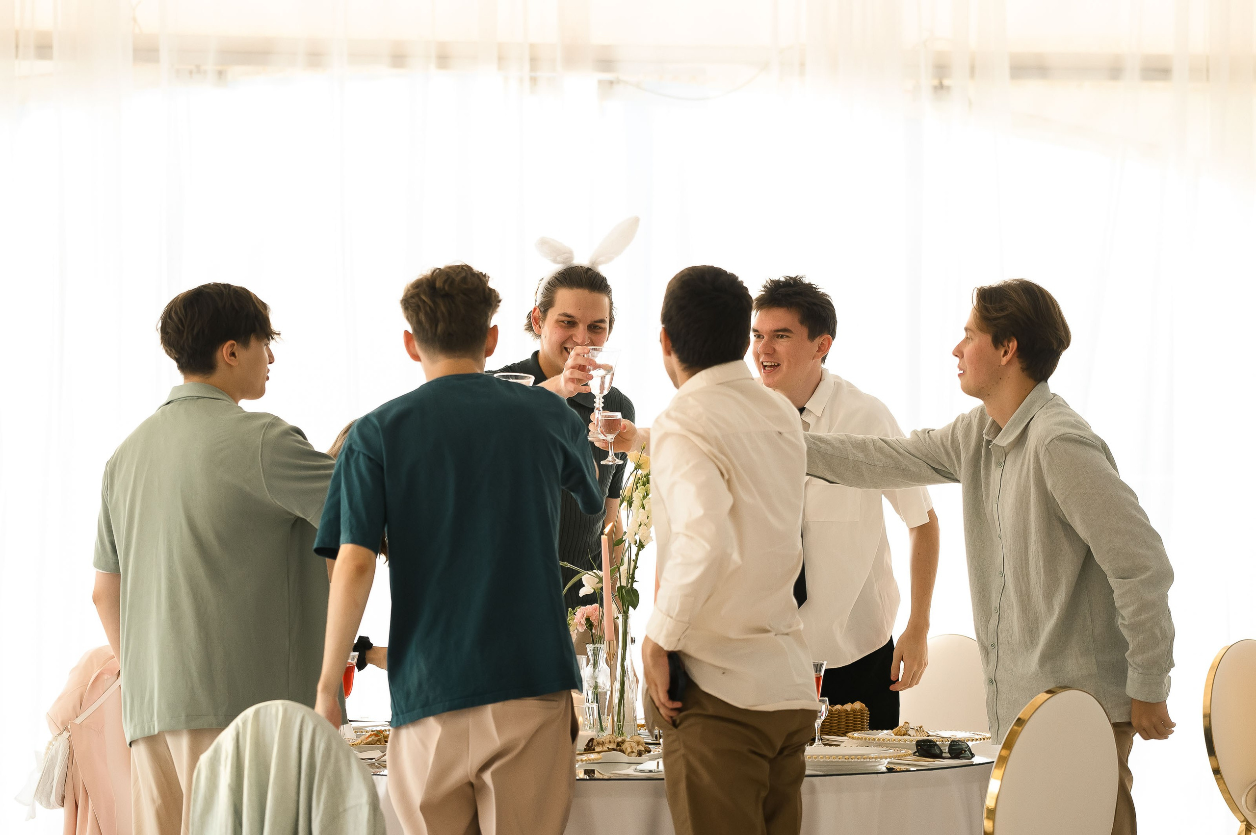 Одним солнечным днем на берегу реки. Евгений Нисковских — свадебный и репортажный фотограф в Тюмени