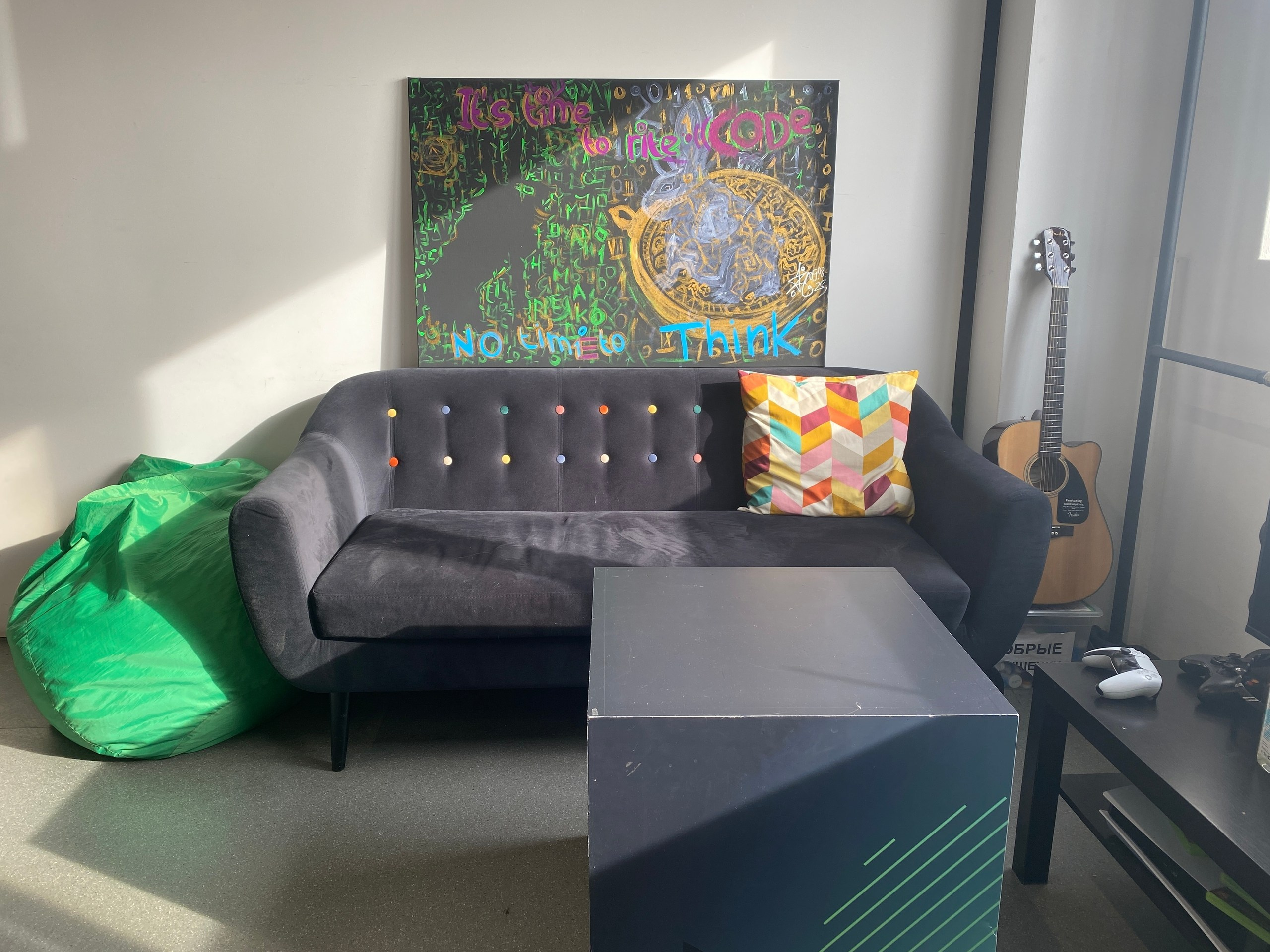 Выставка izteni, купить картину, картина в интерьер, абстракция, флуоресцент, картина с подсветкой, художник, картина в лофт, картина в ресторан, картина в бар, необычные картины, картина акрилом, картина подарок, оригинальный подарок, оригинальная картина, дизайн интерьера картина, izteni, современная живопись, музей картина, подарок на день рождения, подарок на новый год, сюрреализм, смешанная техника, экспериментальная живопись, картина с подсветкой, ультрафиолет картина, современное искусство  