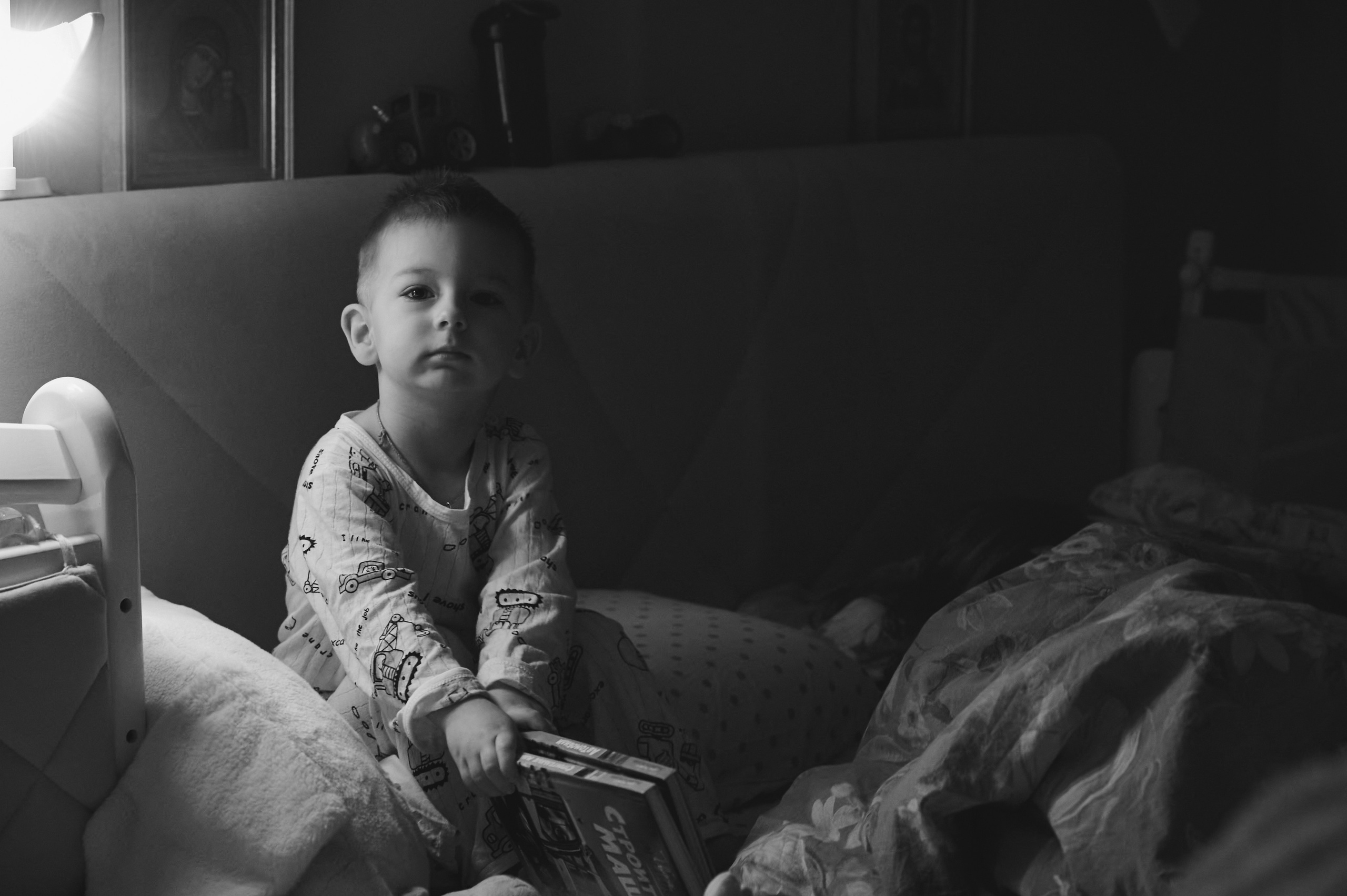 Ребенок просыпается утром