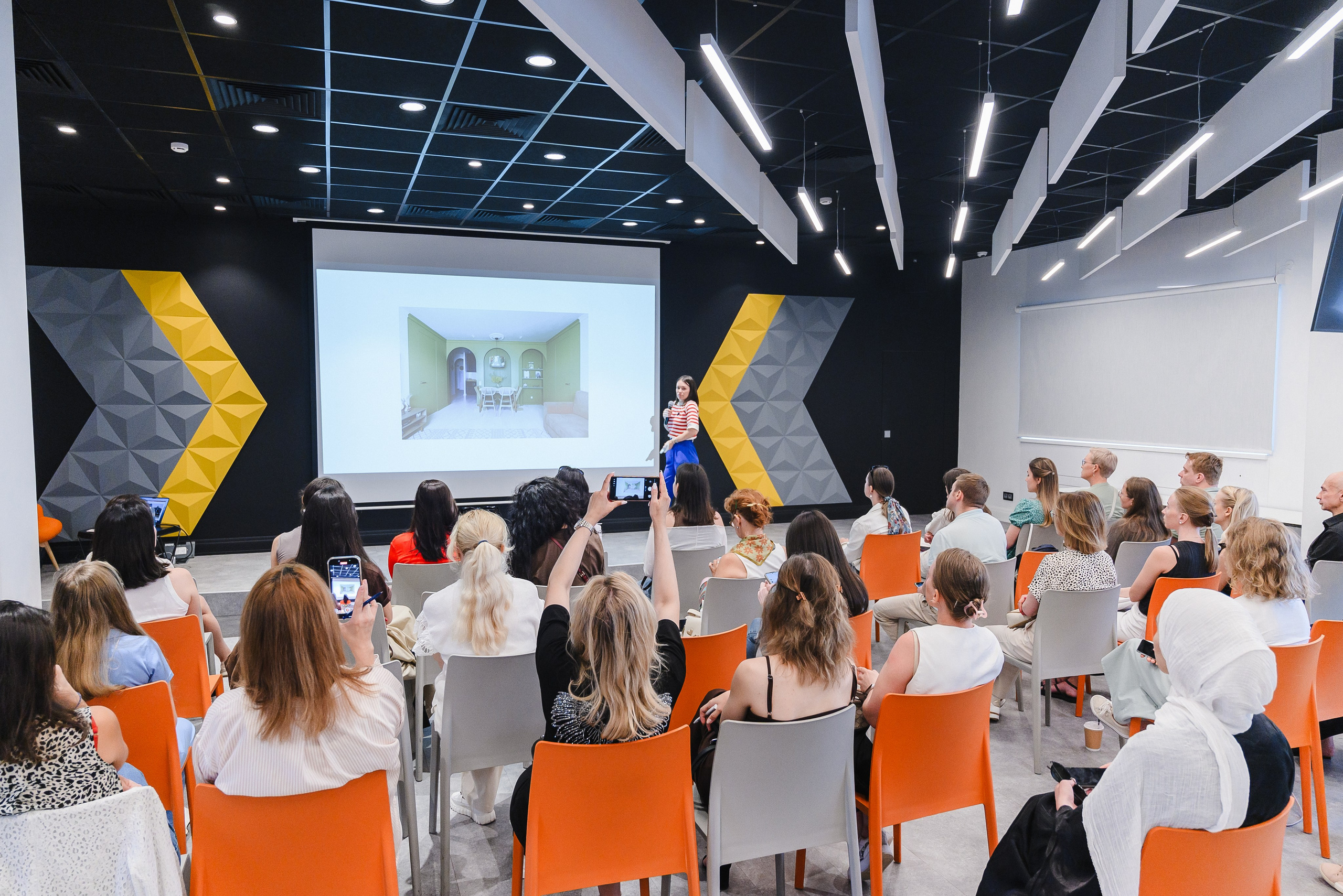 Семинар-экскурсия. Искусство колористики: современные подходы к выбору цветовых палитр. Фотограф Лопаткина Ирина