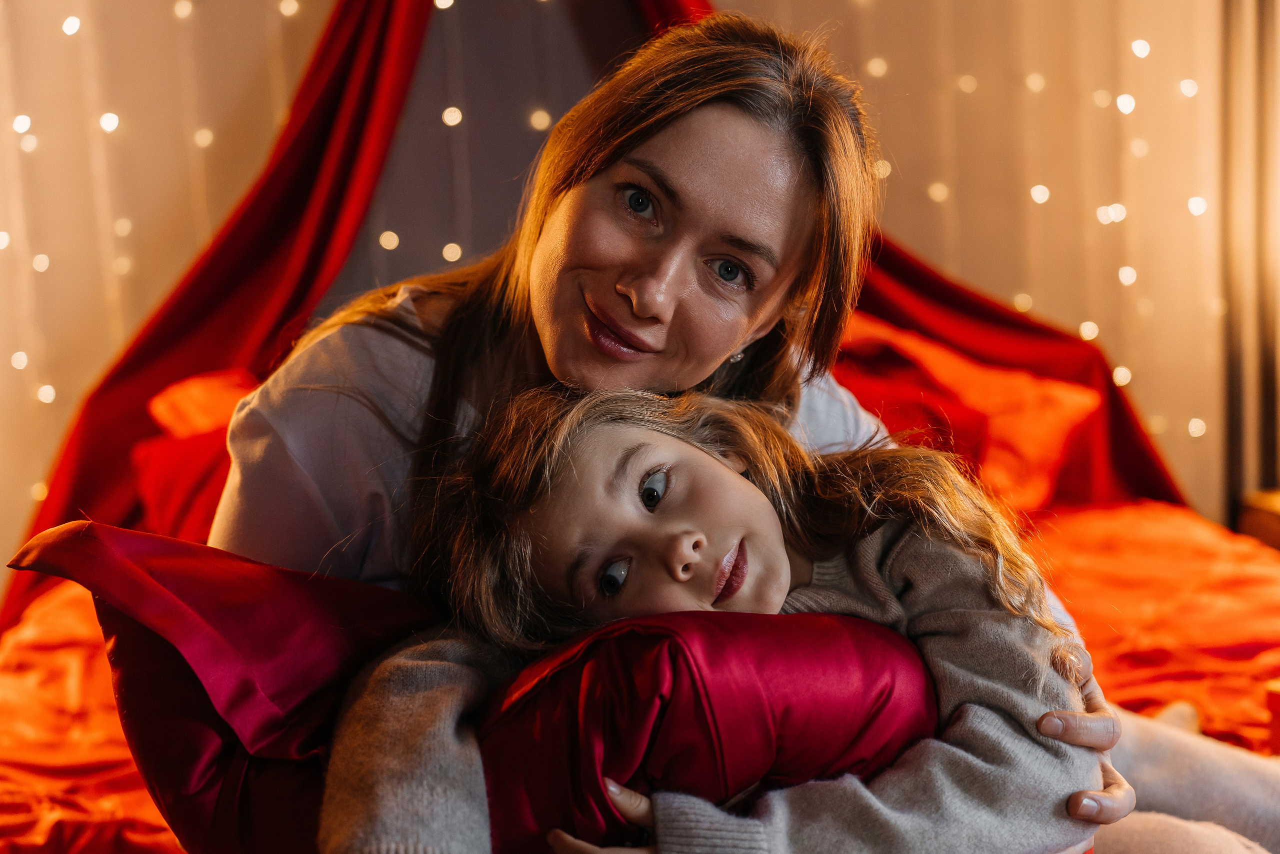 Мама с дочкой. Для тех, кто не ждёт удачи, а создаёт её. Каждая фотосессия — это твой момент, твой стиль, твой успех. 📸