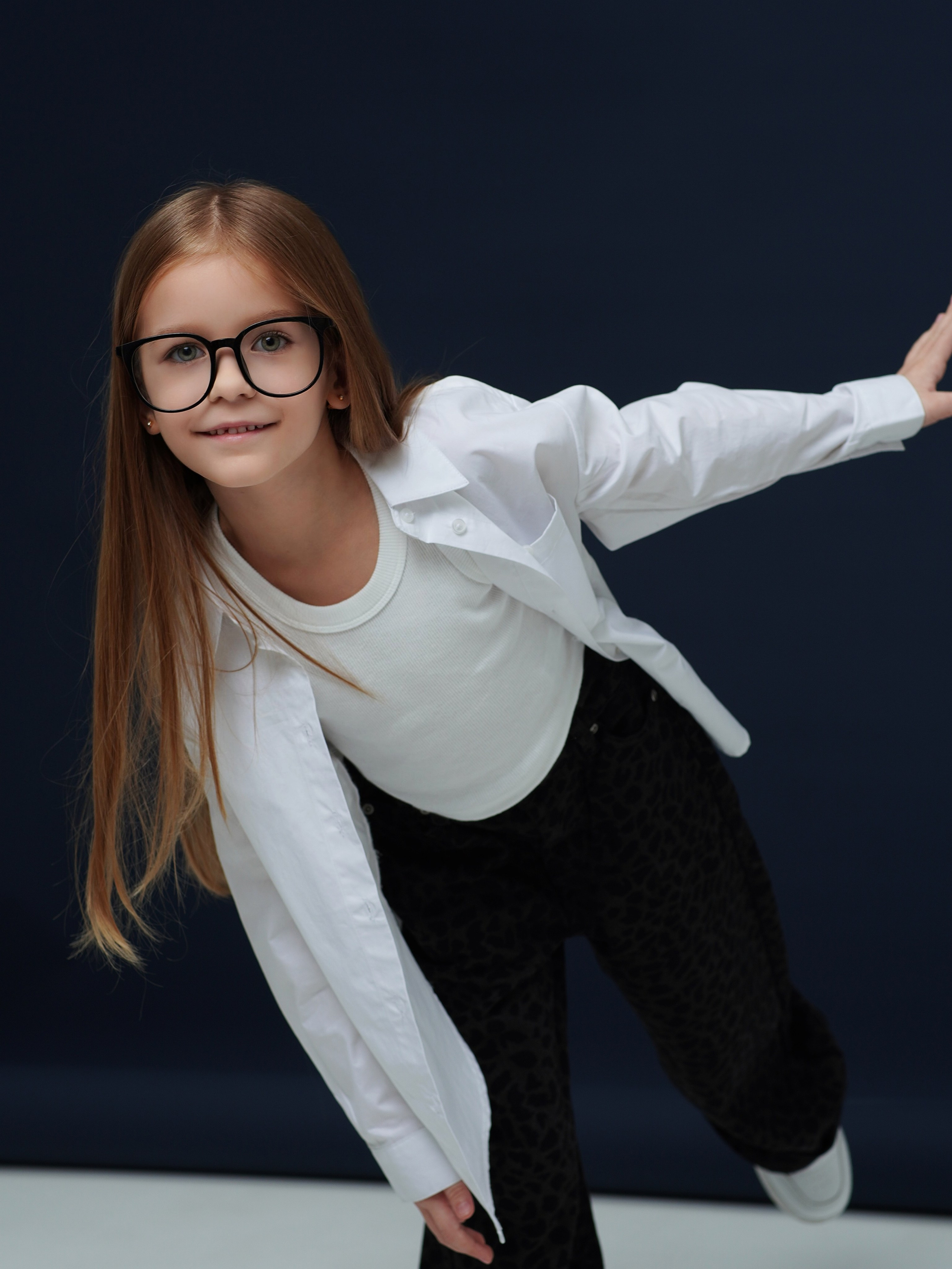 Алиса Полина П. LUNAPRO Дом стильных, сборных и индивидуальных съемок для брендов