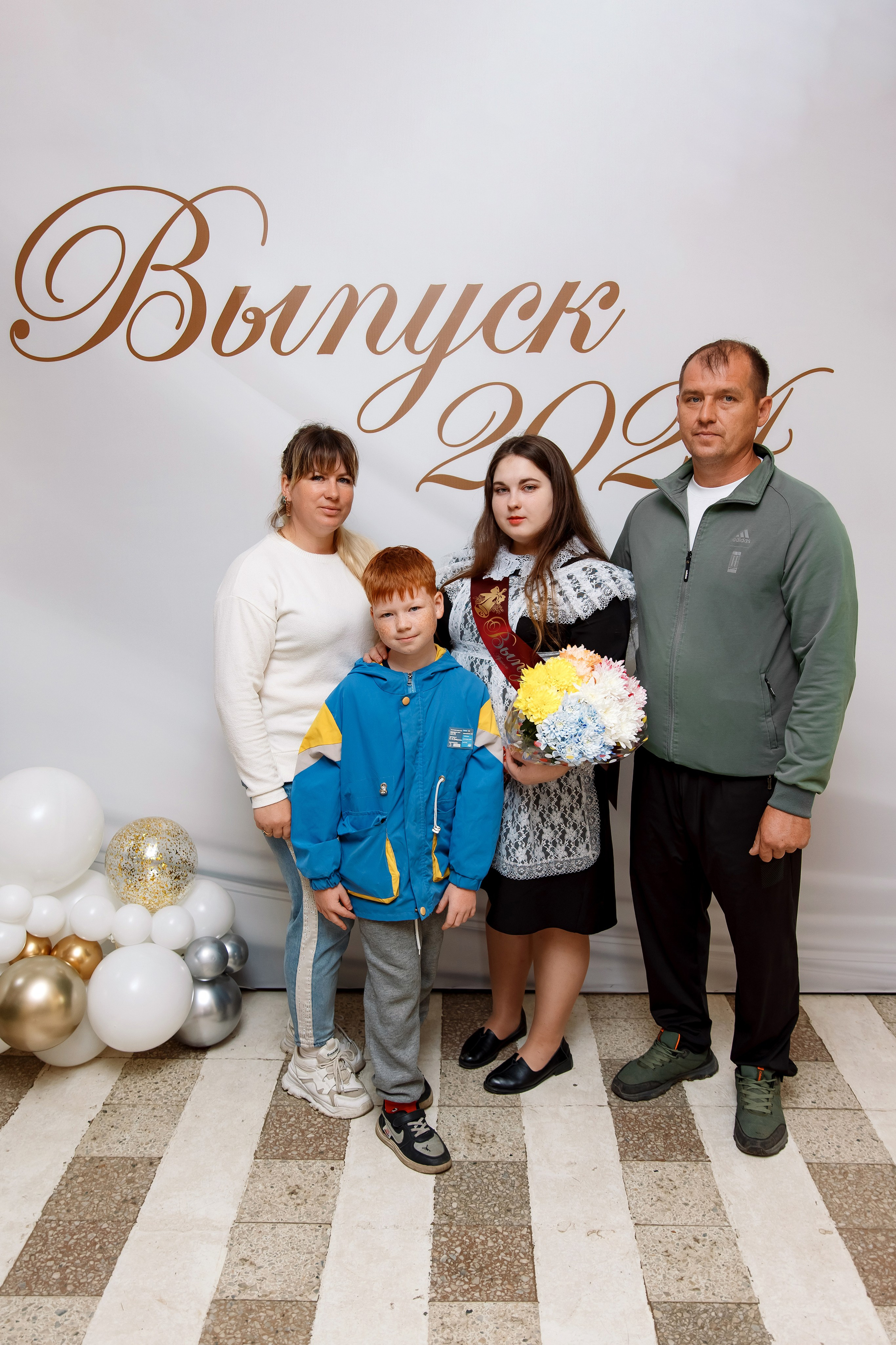 11 класс Последний звонок. Фотограф Любовь Корниенко, Примоский край