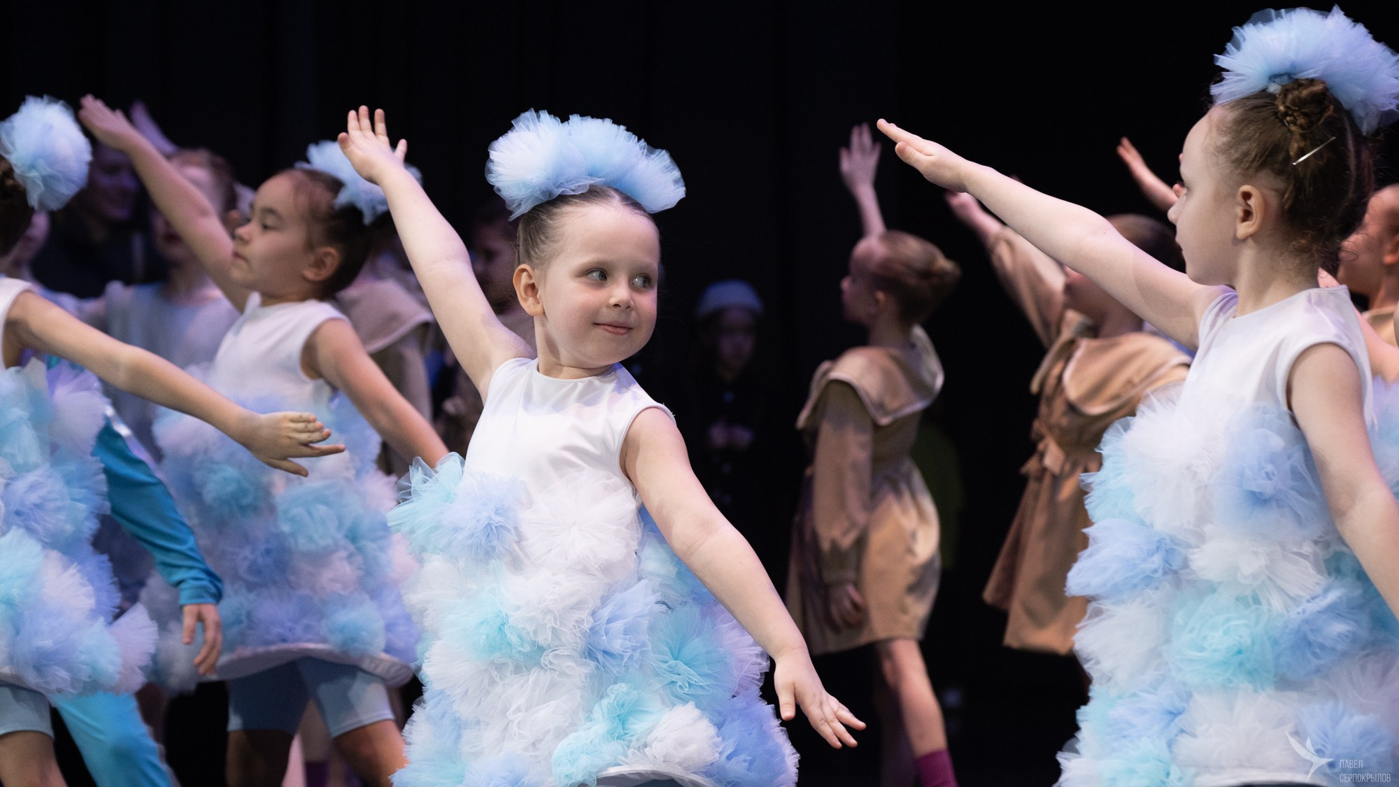 Отчетный концерт студии танца «ШАГ». Репортажный фотограф в Казани Павел Серпокрылов
