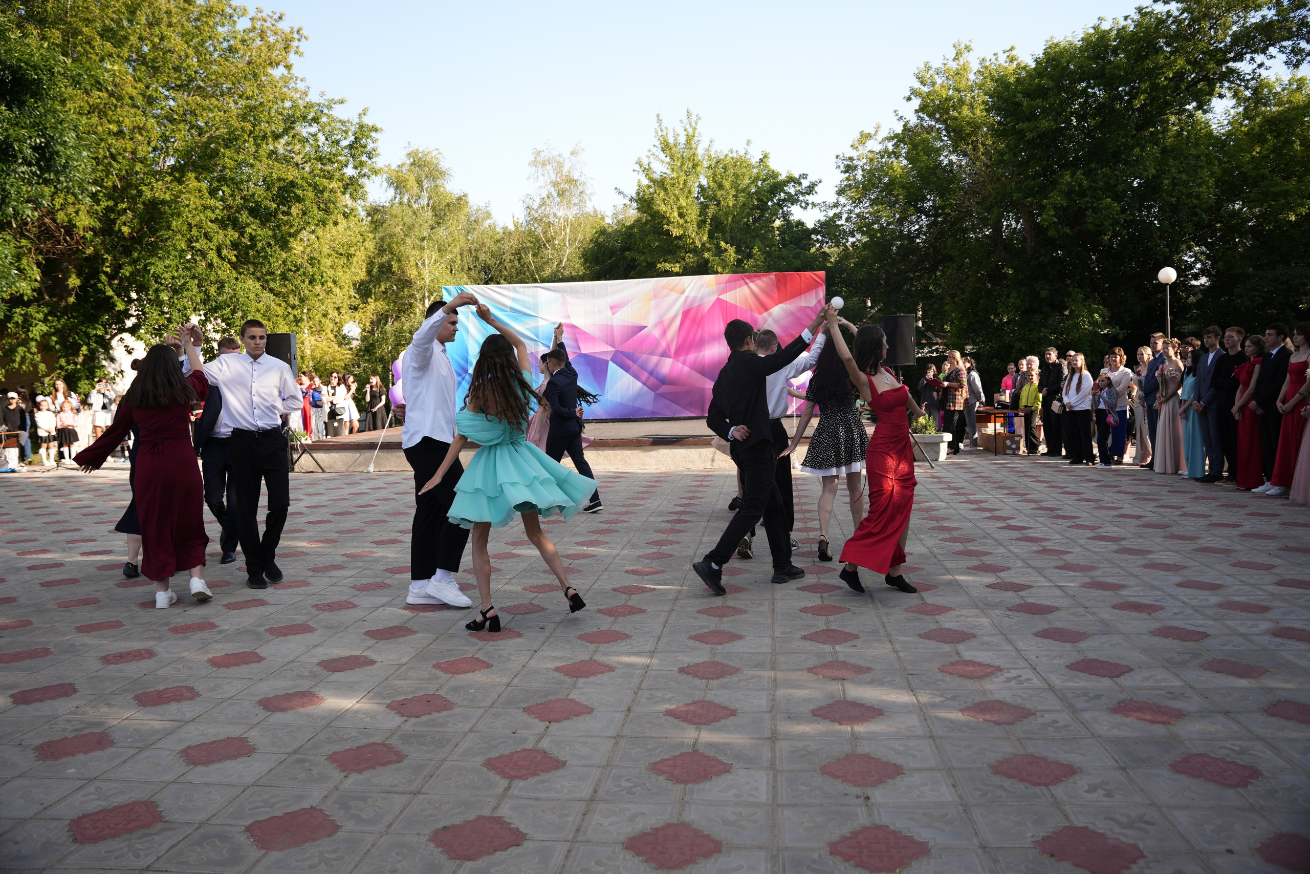 Выпускной в парке. Ольга Плаксина фотограф в Саратове