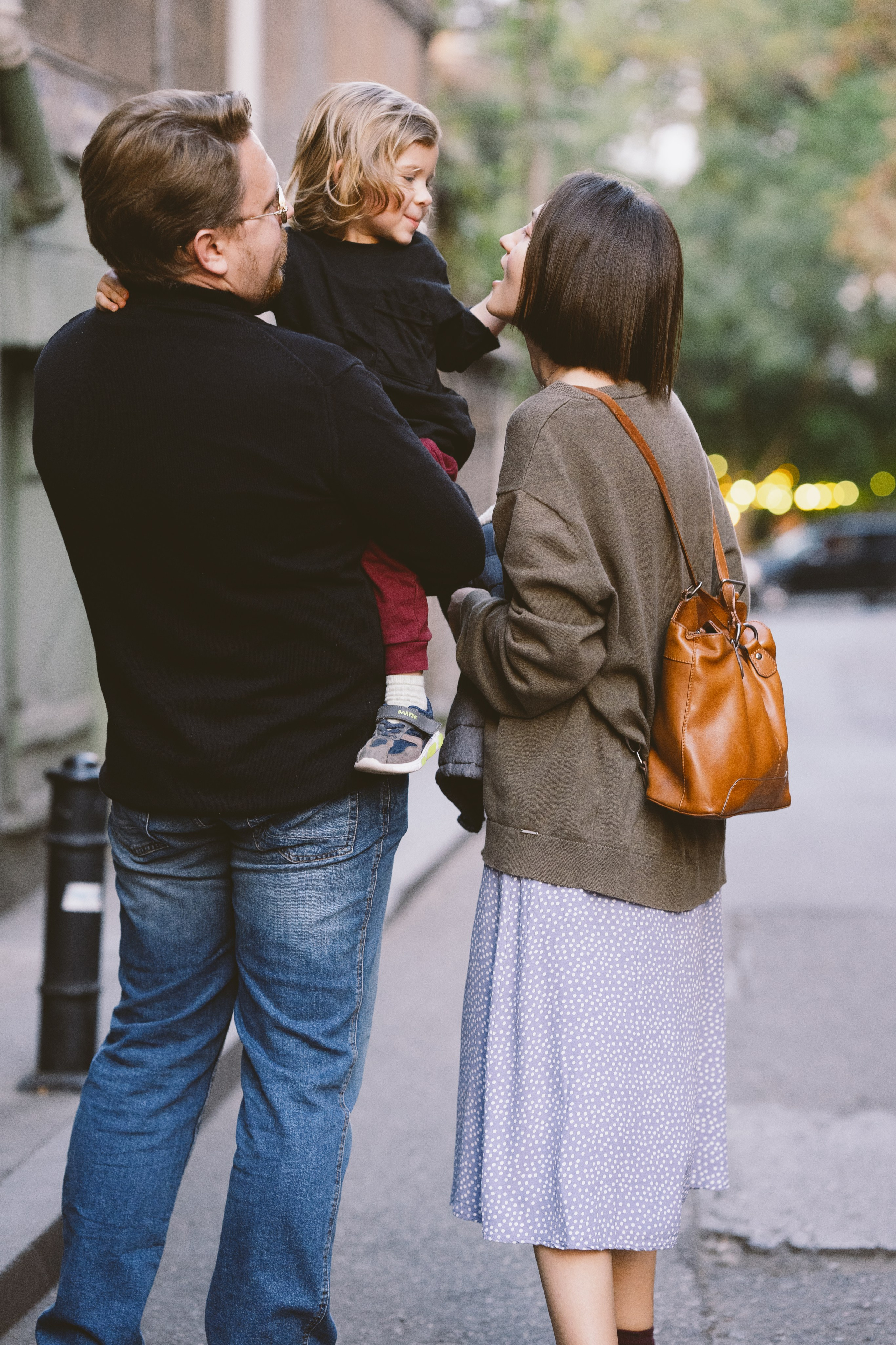 …история о прогулке в старом городе и семье. Марковы: фото, видео, кино и книги