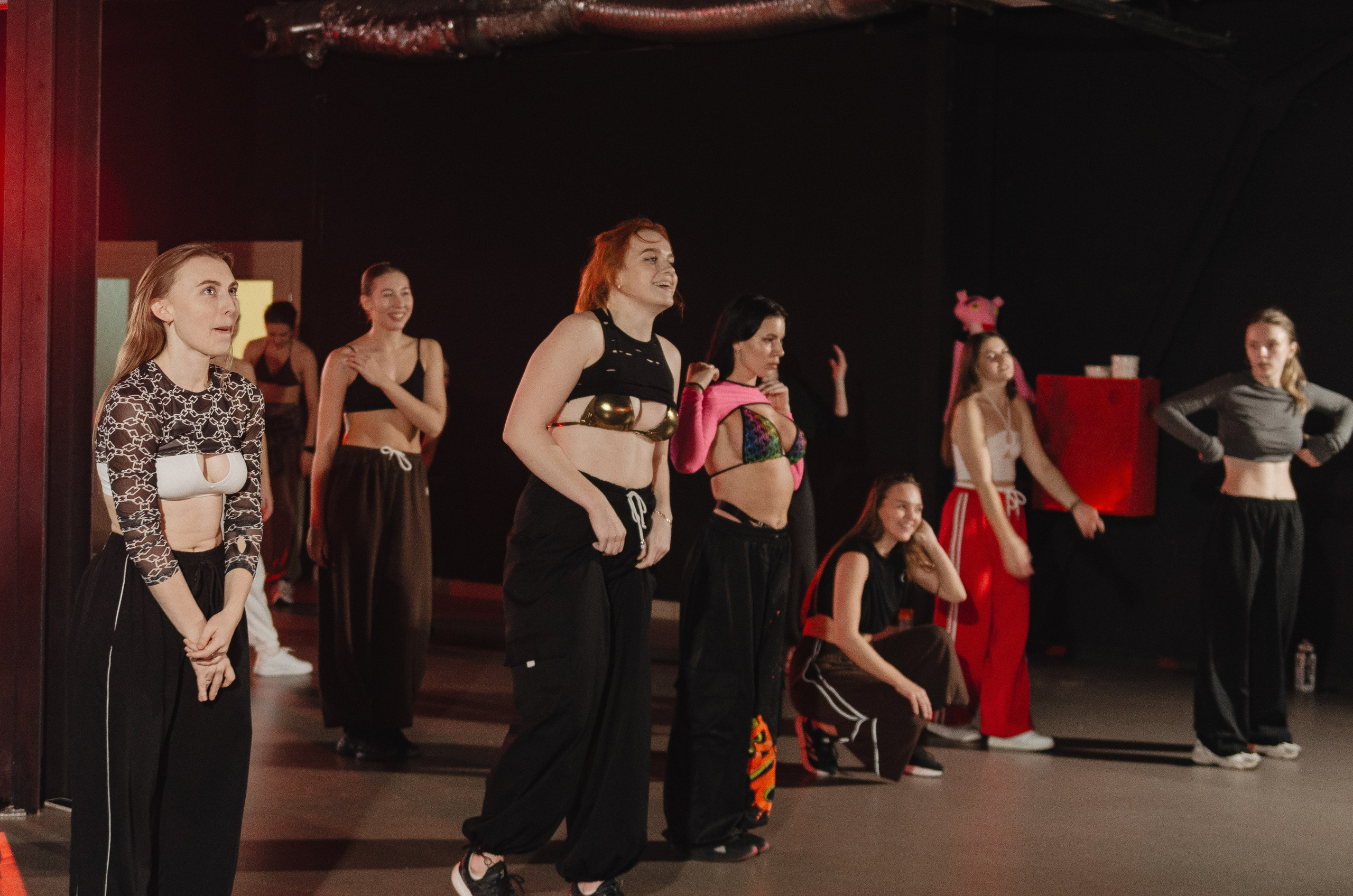 Мастер-классы по High Heels/Girly hip-hop от Оксаны ATTA. Денисова Аля — фотограф для парных съемок и индивидуальных историй в Барнауле