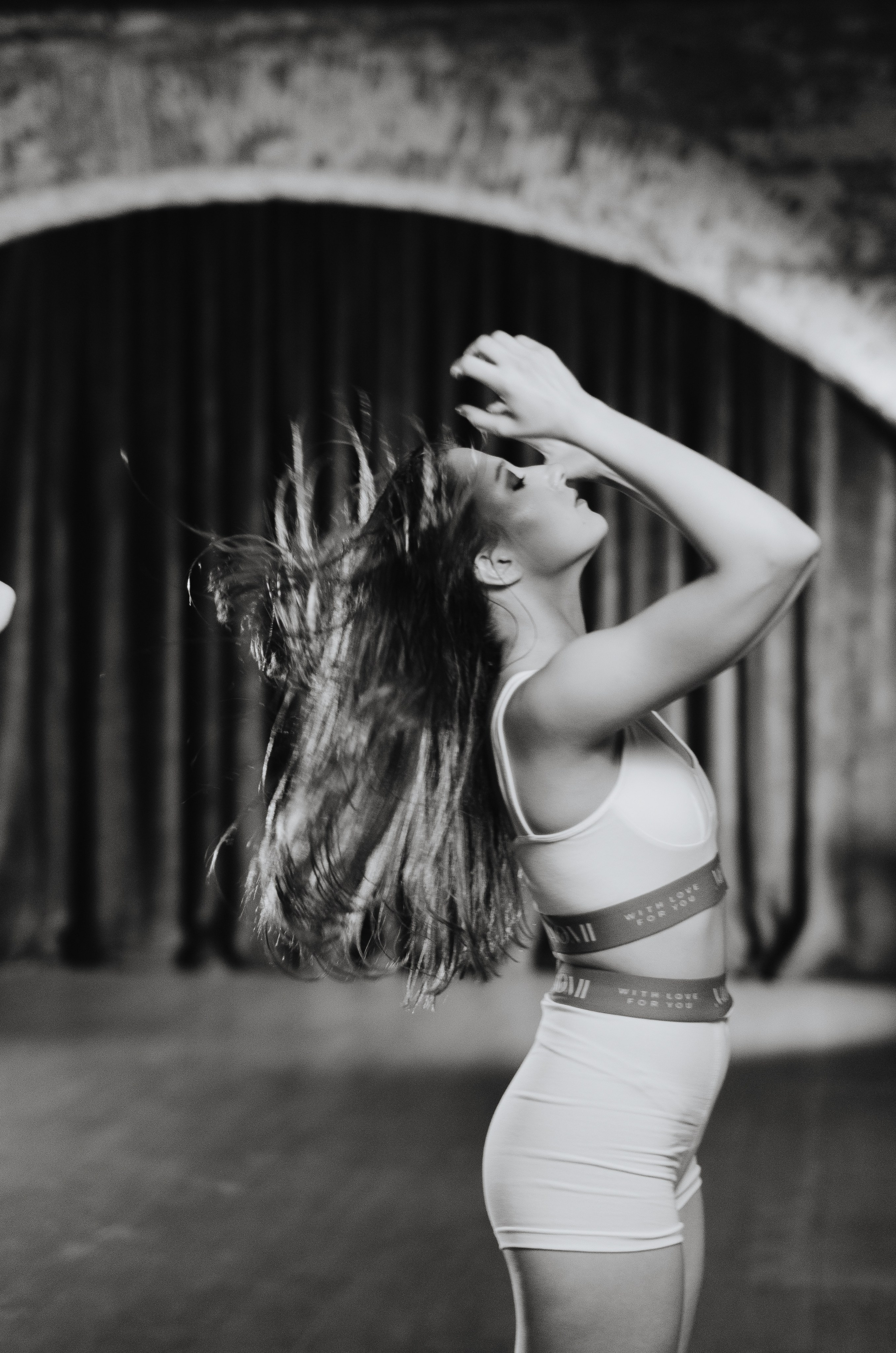 Фото-подглядки с видеосъемки танцевальной команды «Secret». Денисова Аля — фотограф для парных съемок и индивидуальных историй в Барнауле