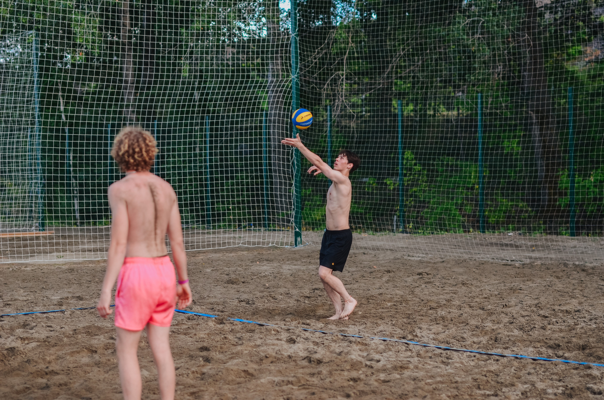 Фестиваль «Грань» 2025. Спортивная площадка. Денисова Аля — фотограф для парных съемок и индивидуальных историй в Барнауле