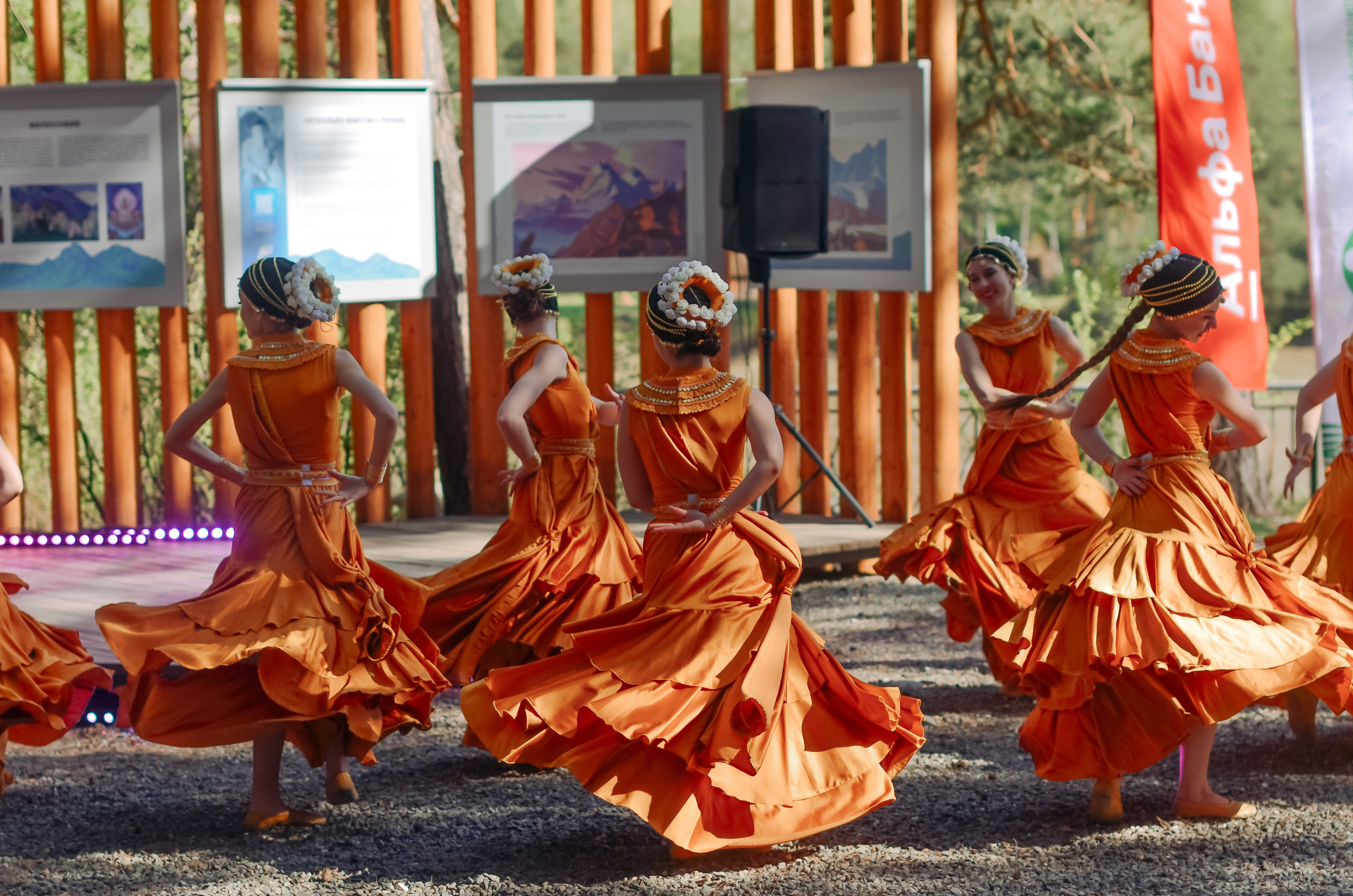 Фестиваль «Цветение Маральника на Алтае 2025». Фоторепортаж. Денисова Аля — фотограф для парных съемок и индивидуальных историй в Барнауле