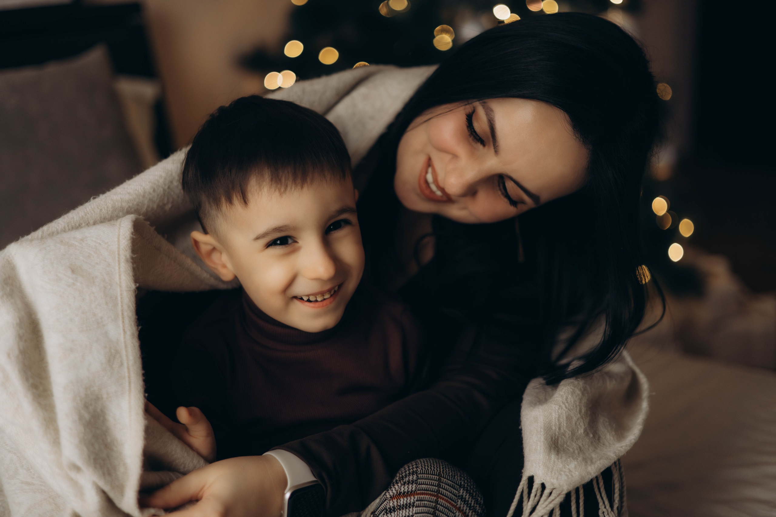Ложись в снег и закрой лапой нос. Семейный фотограф Донецк