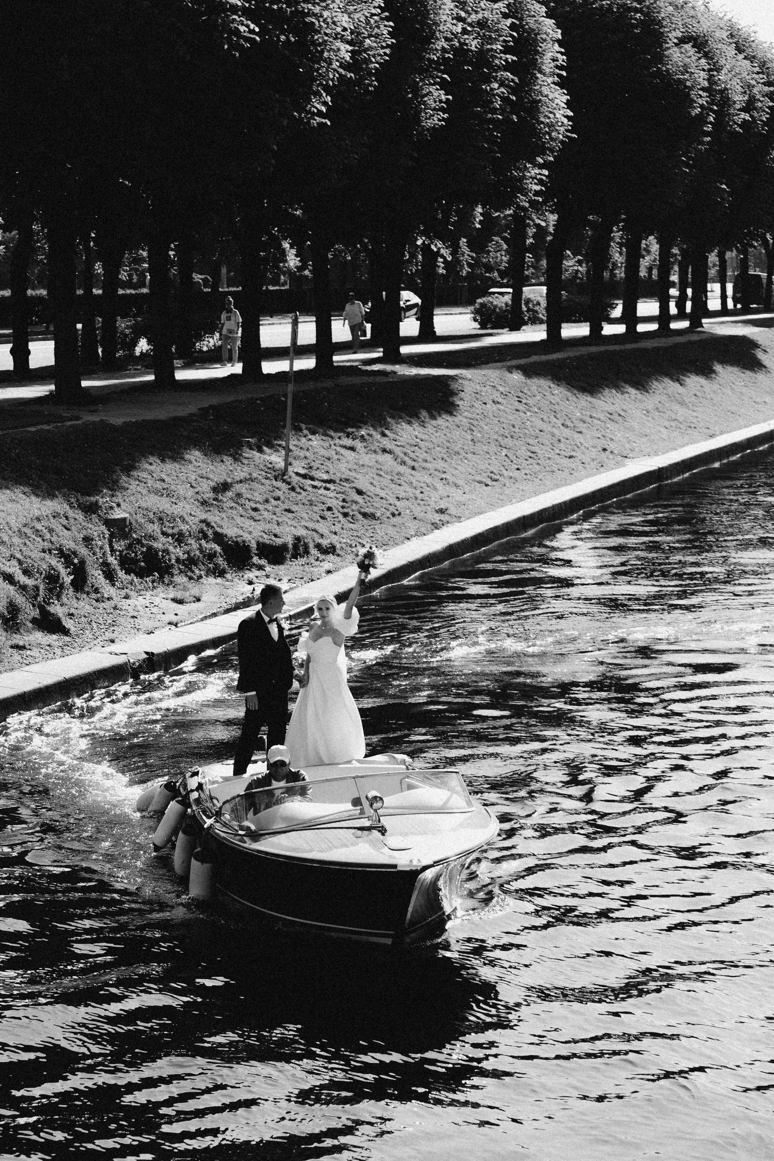 СВАДЕБГНАЯ ПРОГУЛКА ПО КАНАЛ САНКТ-ПЕТЕРБУРГА НА КАТЕРЕ. Профессиональный фотограф, Санкт-Петербург — Виктория Богомолова