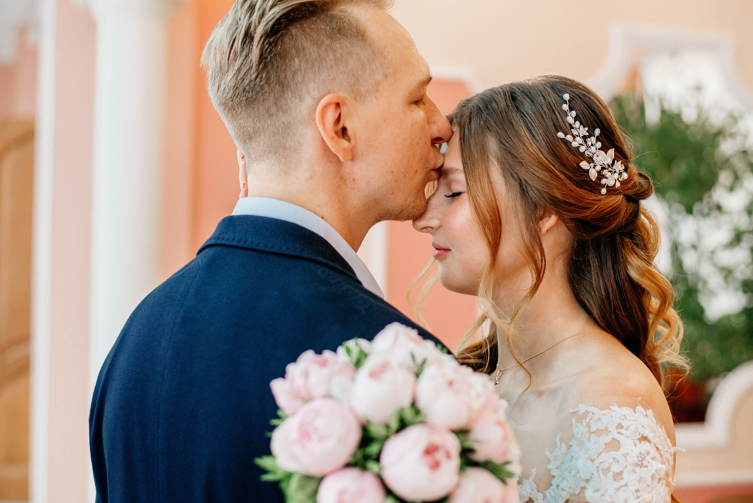 Свадебная фотосессия в Коломенском. Семейный и свадебный фотограф Семенова Инна