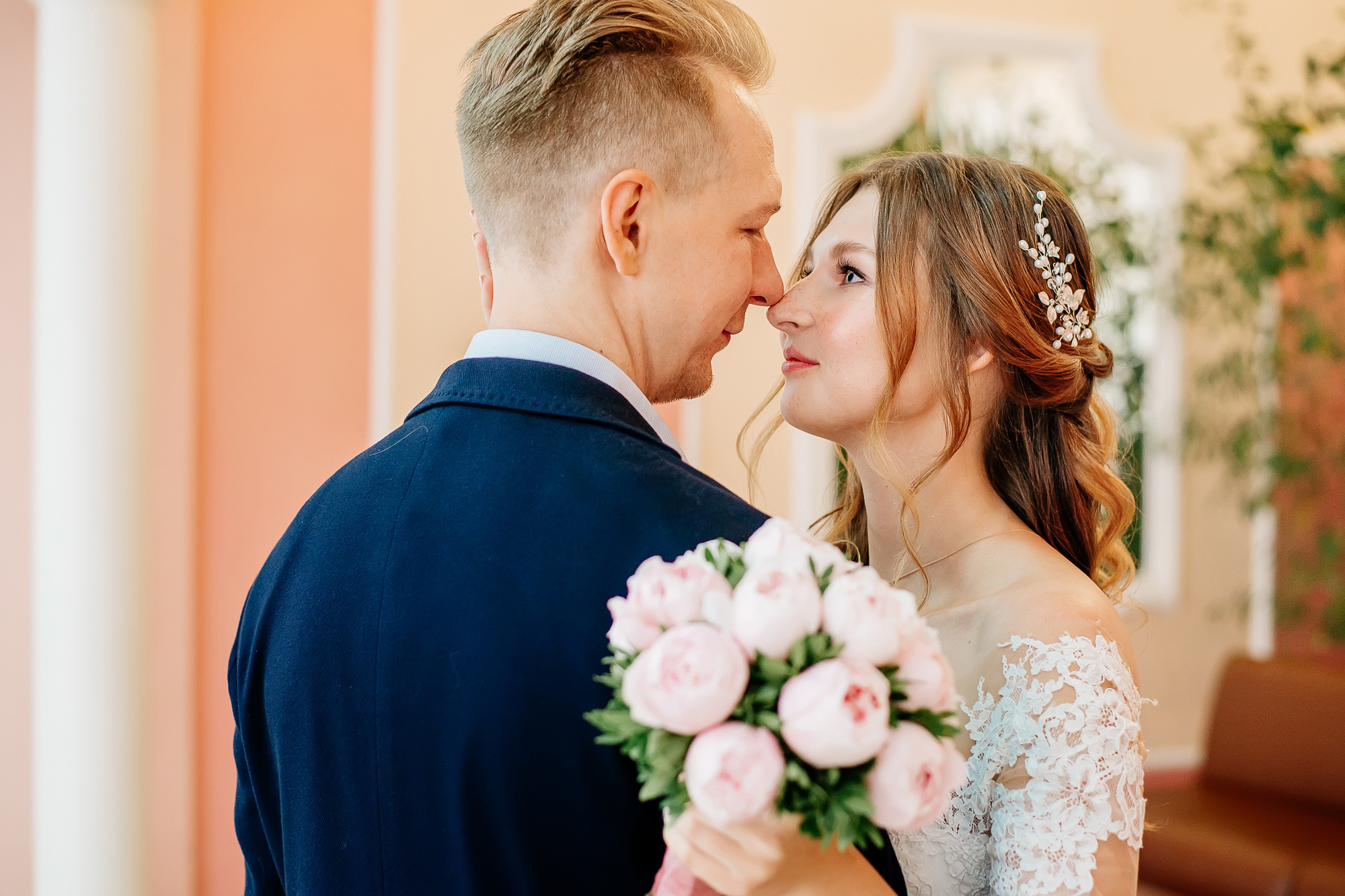 Свадебная фотосессия в Коломенском. Семейный и свадебный фотограф Семенова Инна