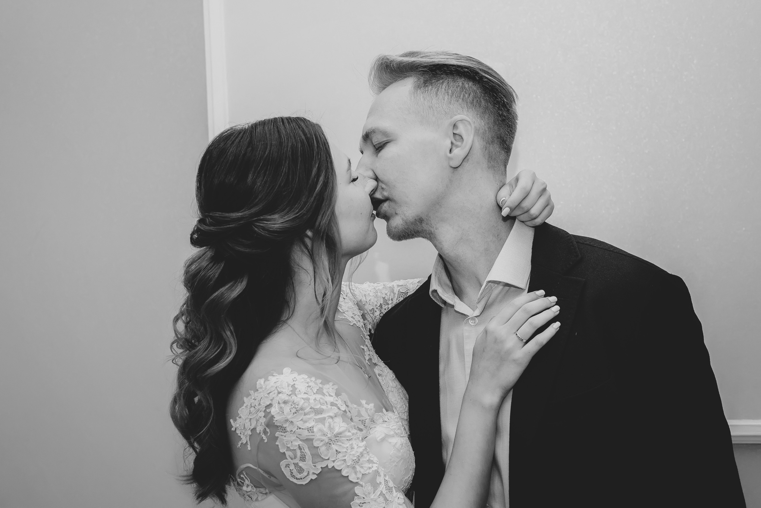 Свадебная фотосессия в Коломенском. Семейный и свадебный фотограф Семенова Инна