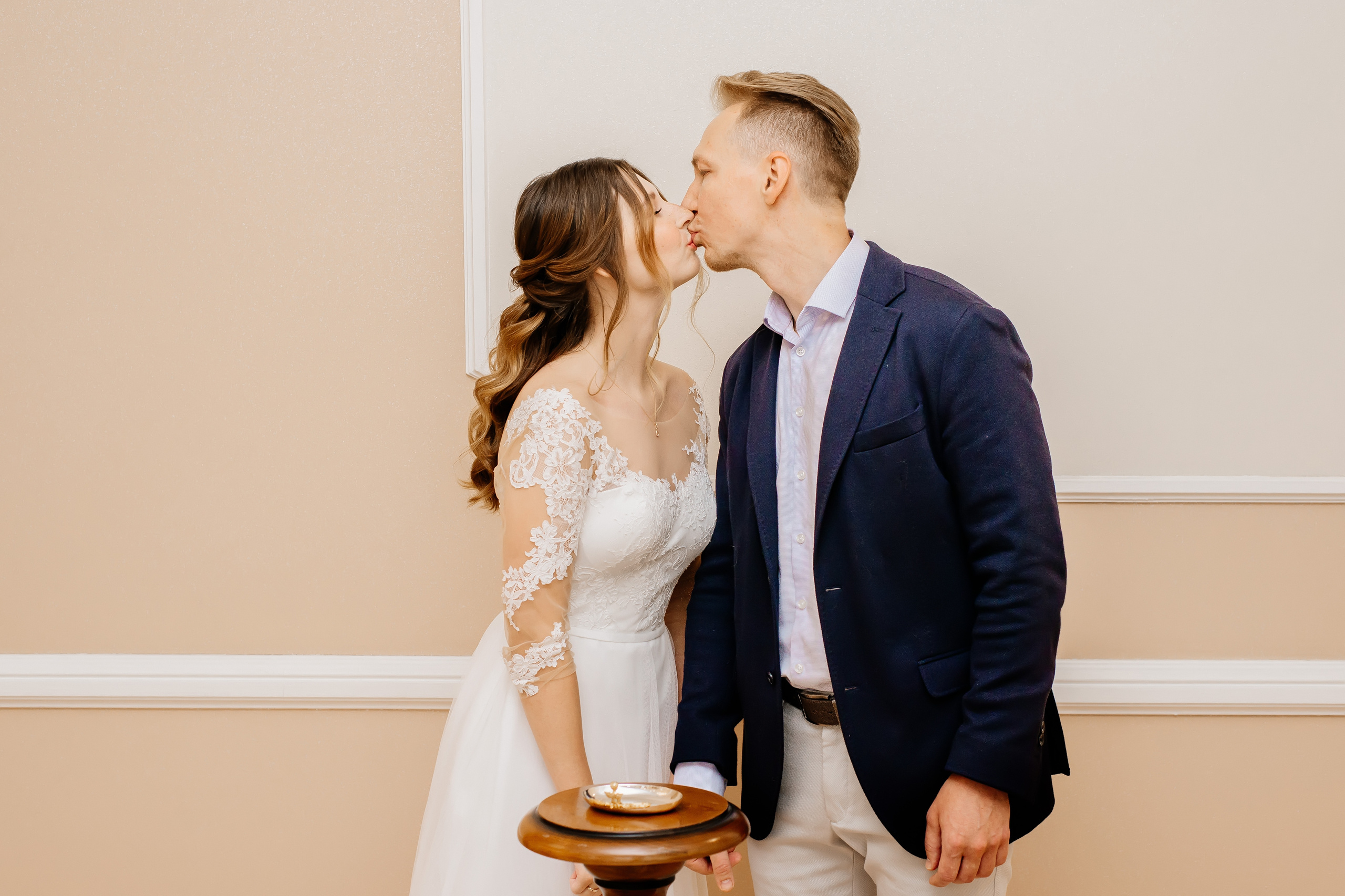 Свадебная фотосессия в Коломенском. Семейный и свадебный фотограф Семенова Инна