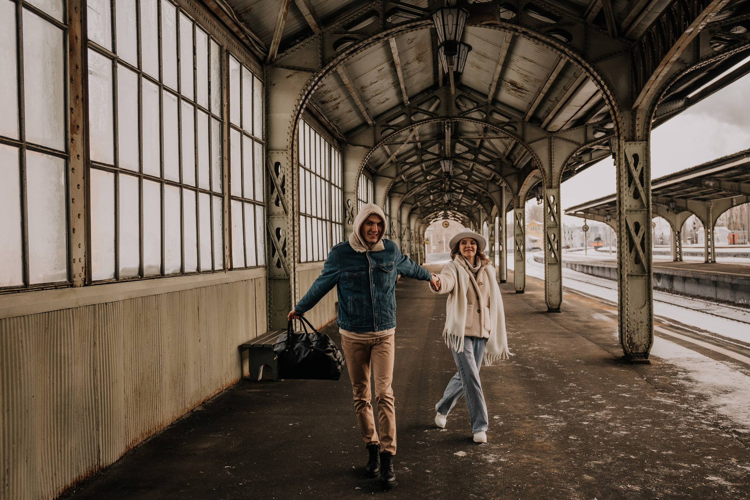 Даша & Рома. Витебский вокзал. Свадебный и семейный фотограф Пушкин Царское Село СПБ Питер Санкт-Петербург и Рязань Ольга Козлова