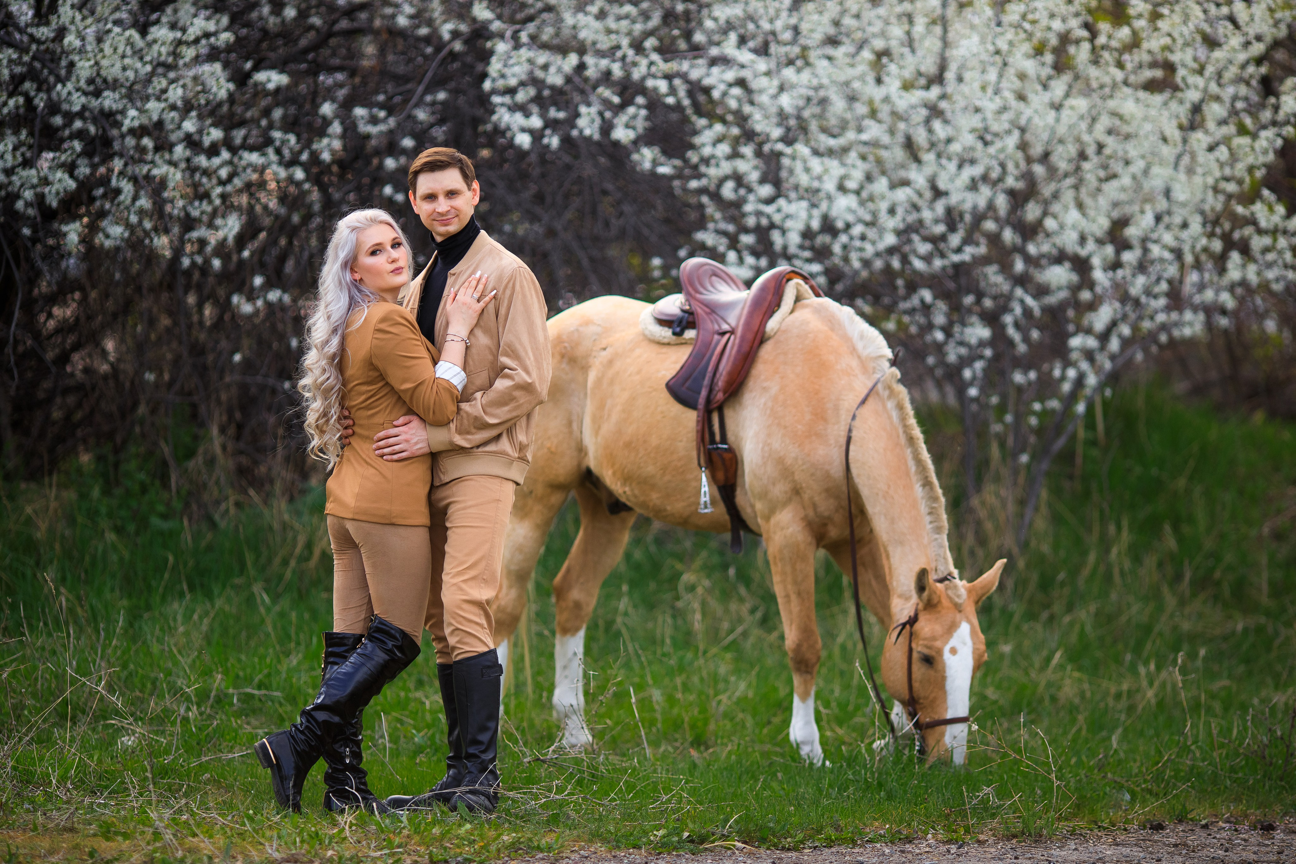 LoveStory с лошадью в Алматы. Свадебный и семейный фотограф в Алматы Алексей Балышев