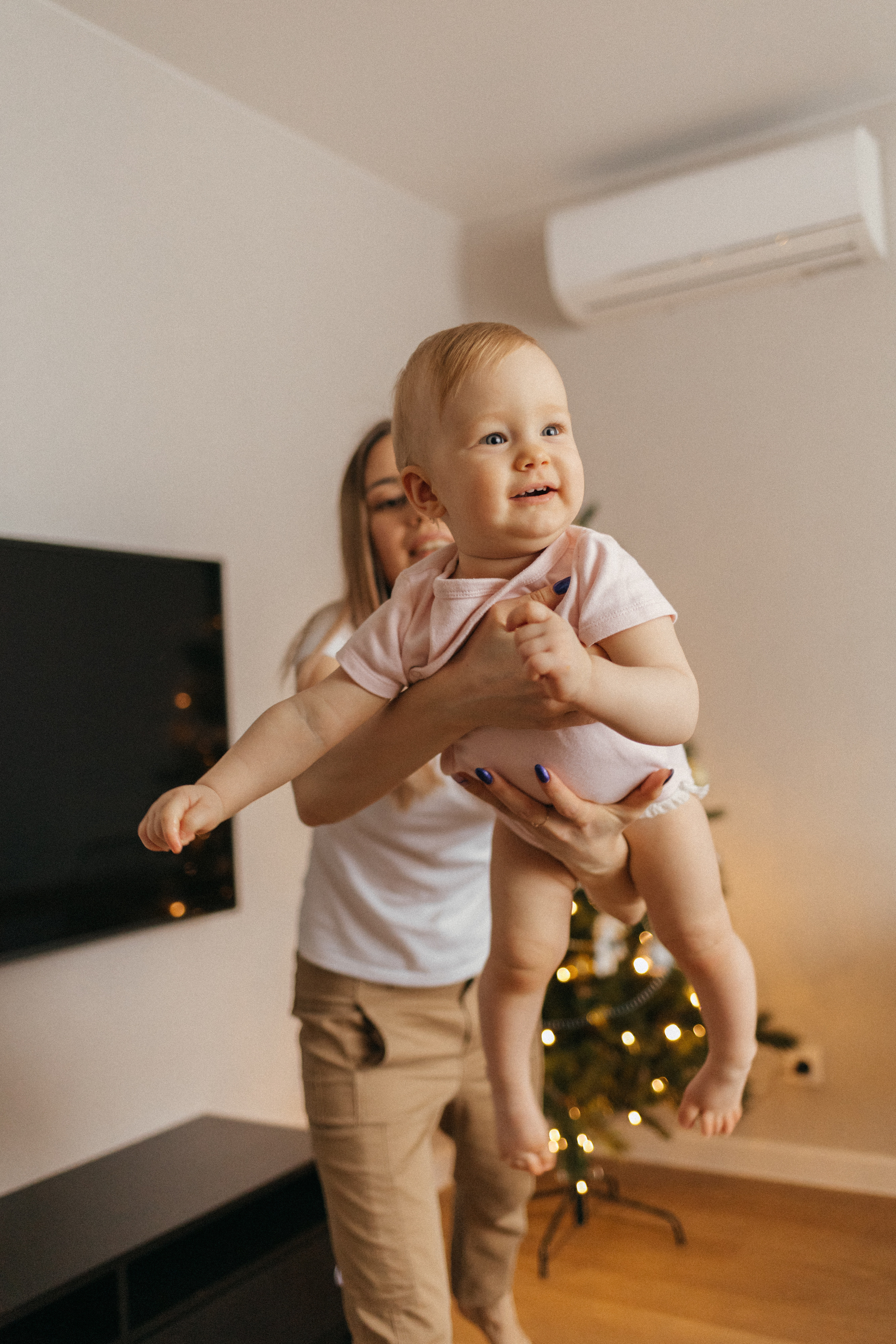 Настя, Сережа и крошка Есения. Главная