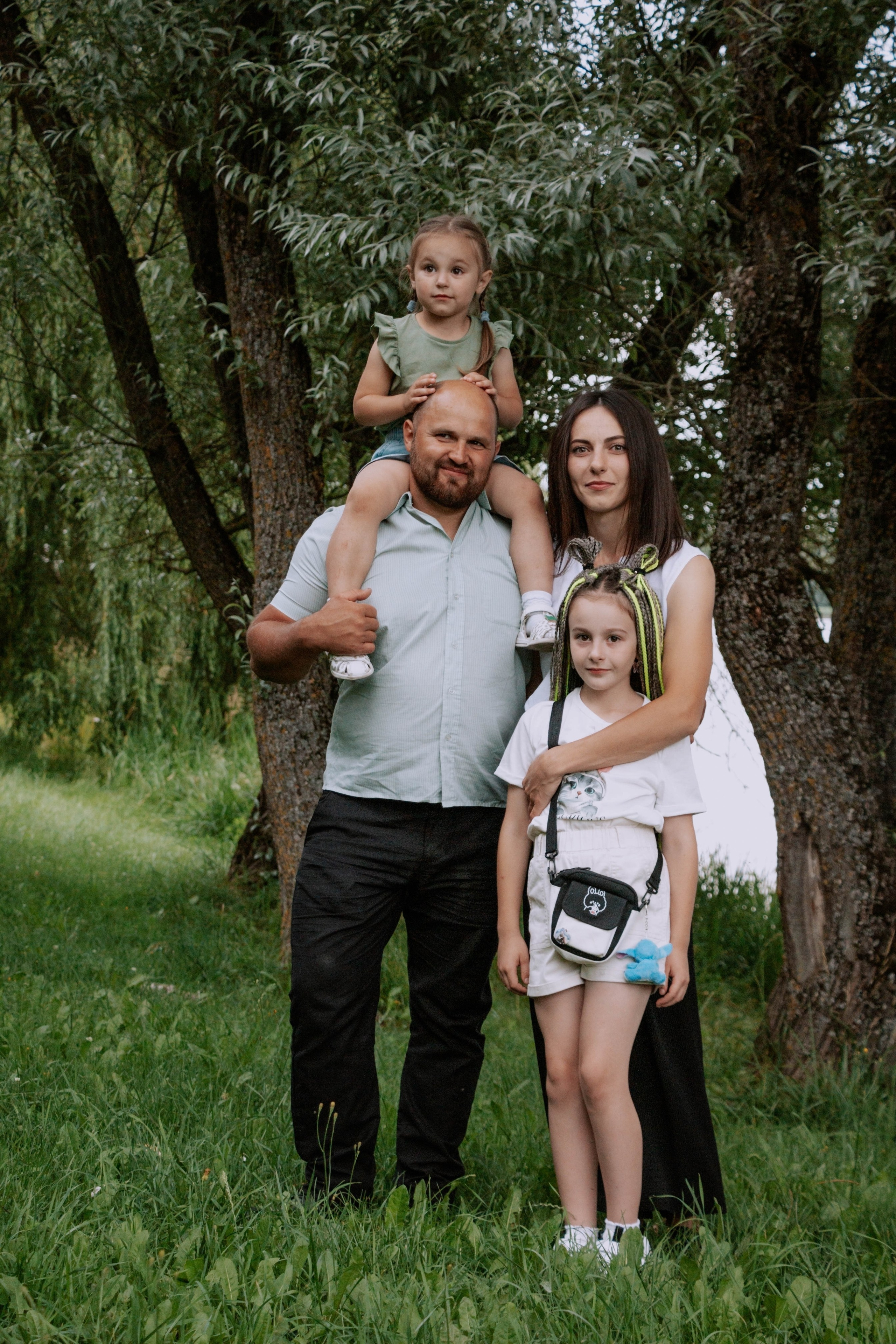 Алексей, Римма, Аннушка и Полина. Бережно сохраняю ваши чувства и истории на своих фотографиях