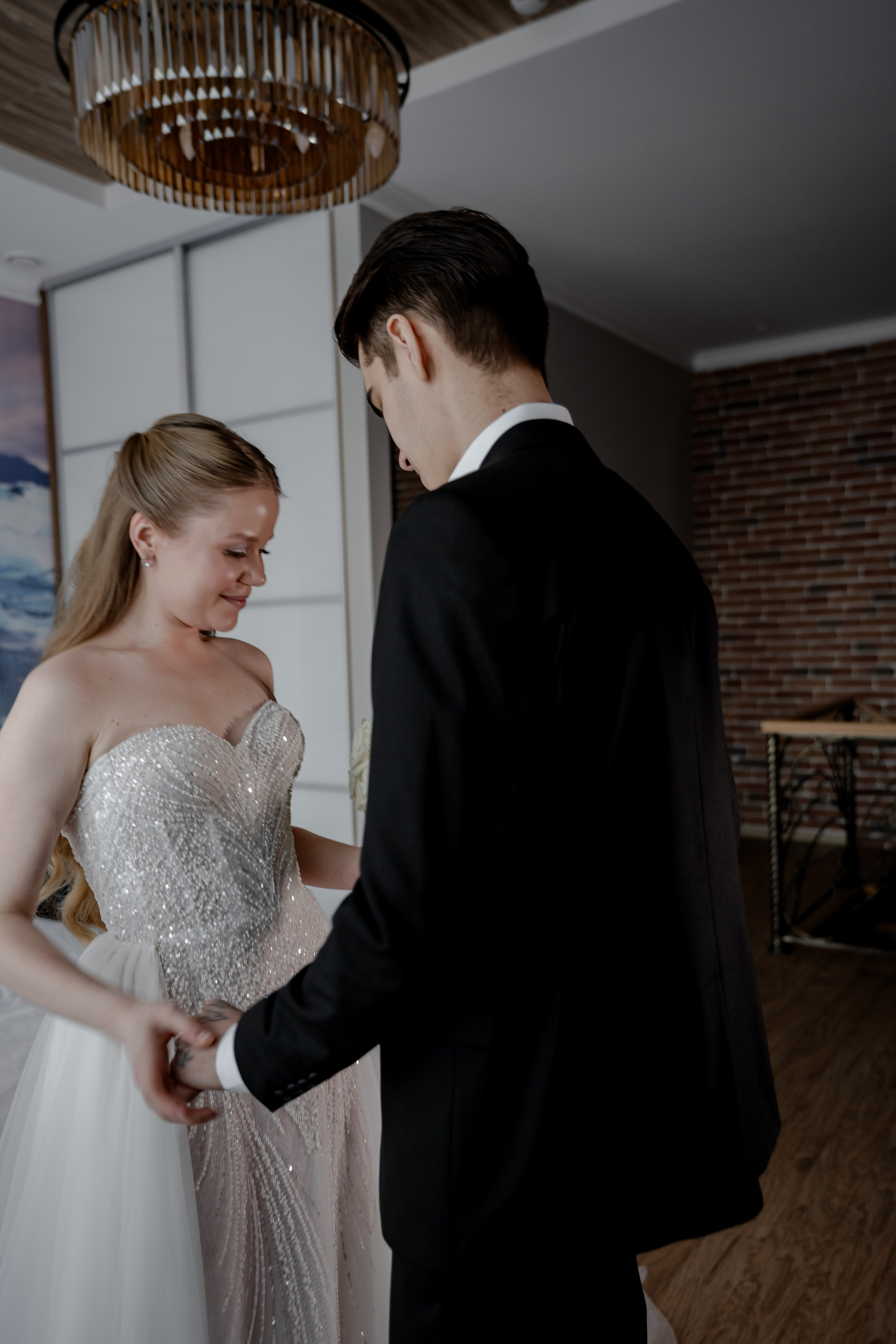 СВАДЕБНАЯ СЬЕМКА СБОРОВ В ОТЕЛЕ И ВЫЕЗД НА ЦЕРЕМОНИЮ (СНЯТО В СИБИРЕ В НИЖНЕВАРТОВСКЕ). Профессиональный фотограф, Санкт-Петербург — Виктория Богомолова