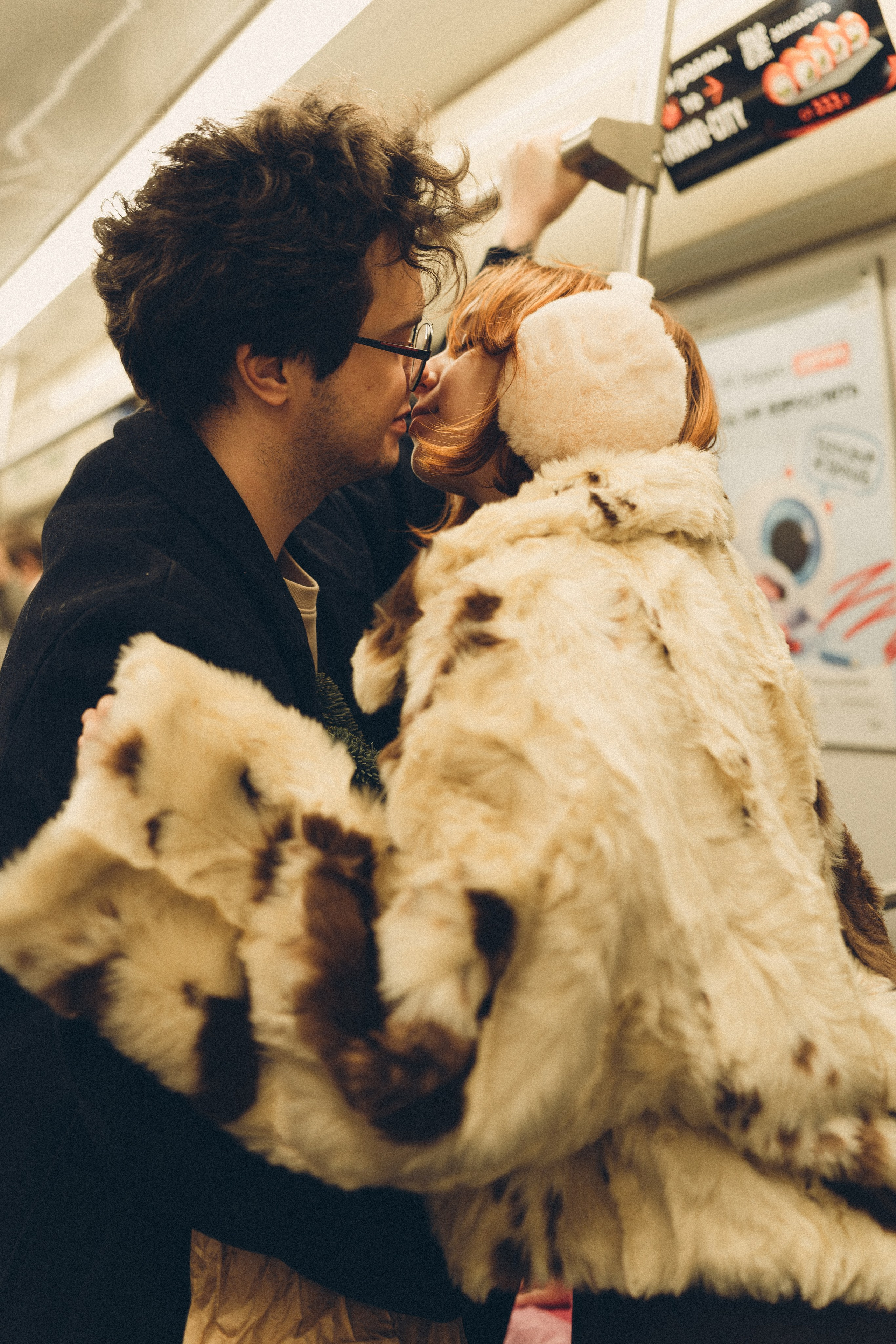 НОВОГОДНЯЯ ФОТОСЕСИИЯ ПАРЫ В МЕТРО ЛЮБОВЬ. Профессиональный фотограф, Санкт-Петербург — Виктория Богомолова