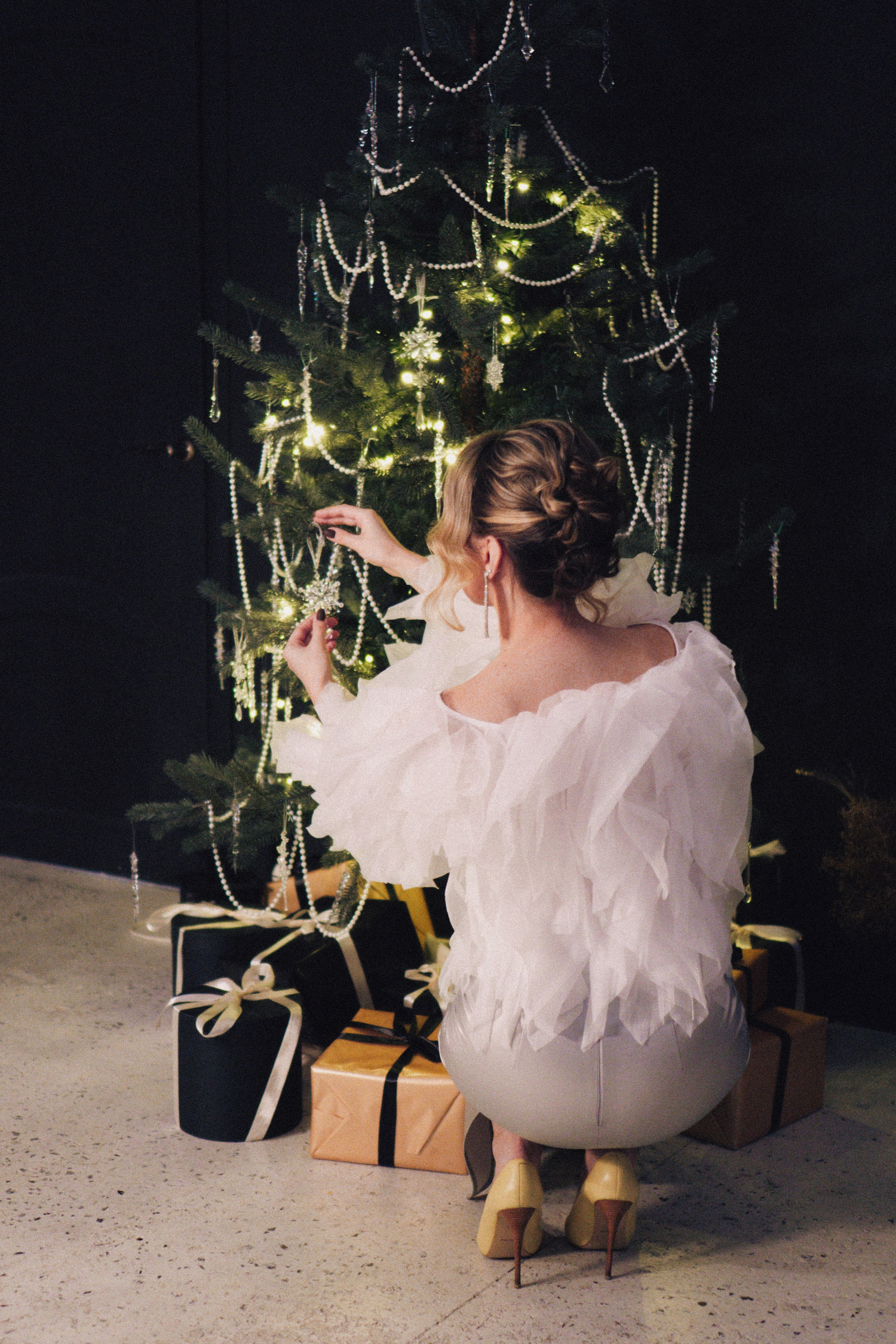 НОВОГОДНЯЯ ФОТОСЕСИИЯ В СТУДИИ ДЛЯ ДЕВУШКИ И ПРОГУЛКА ПО ЧЕРНЫШЕВСКОЙ. Профессиональный фотограф, Санкт-Петербург — Виктория Богомолова