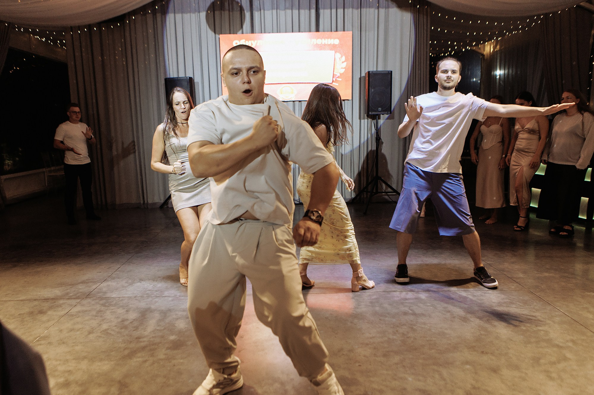 Саша и Вика 5.09.25. Свадебный фотограф Владивосток Алина Гевондова