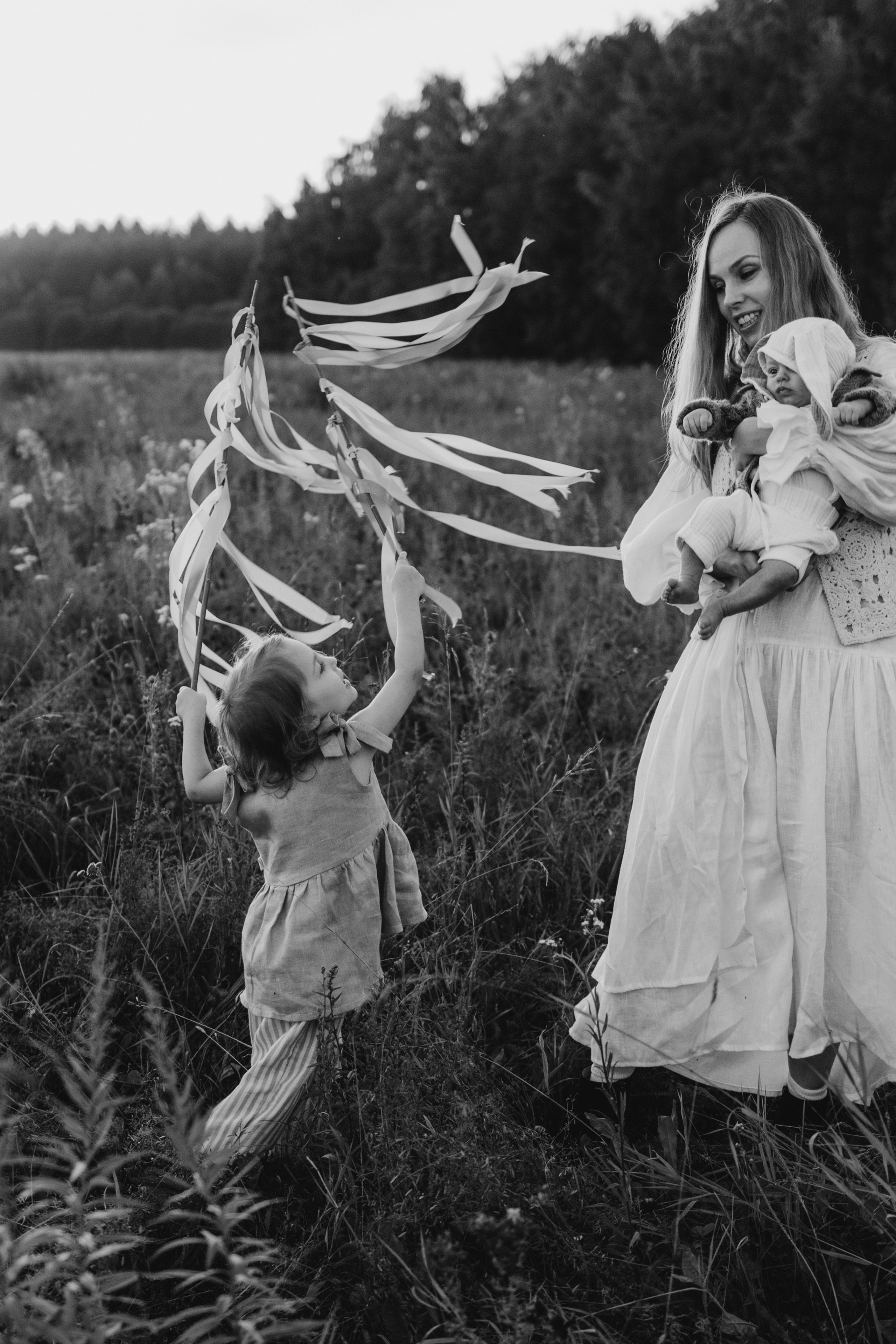 Семейная фотосессия в поле. Семейный фотограф в Москве Марина Петра
