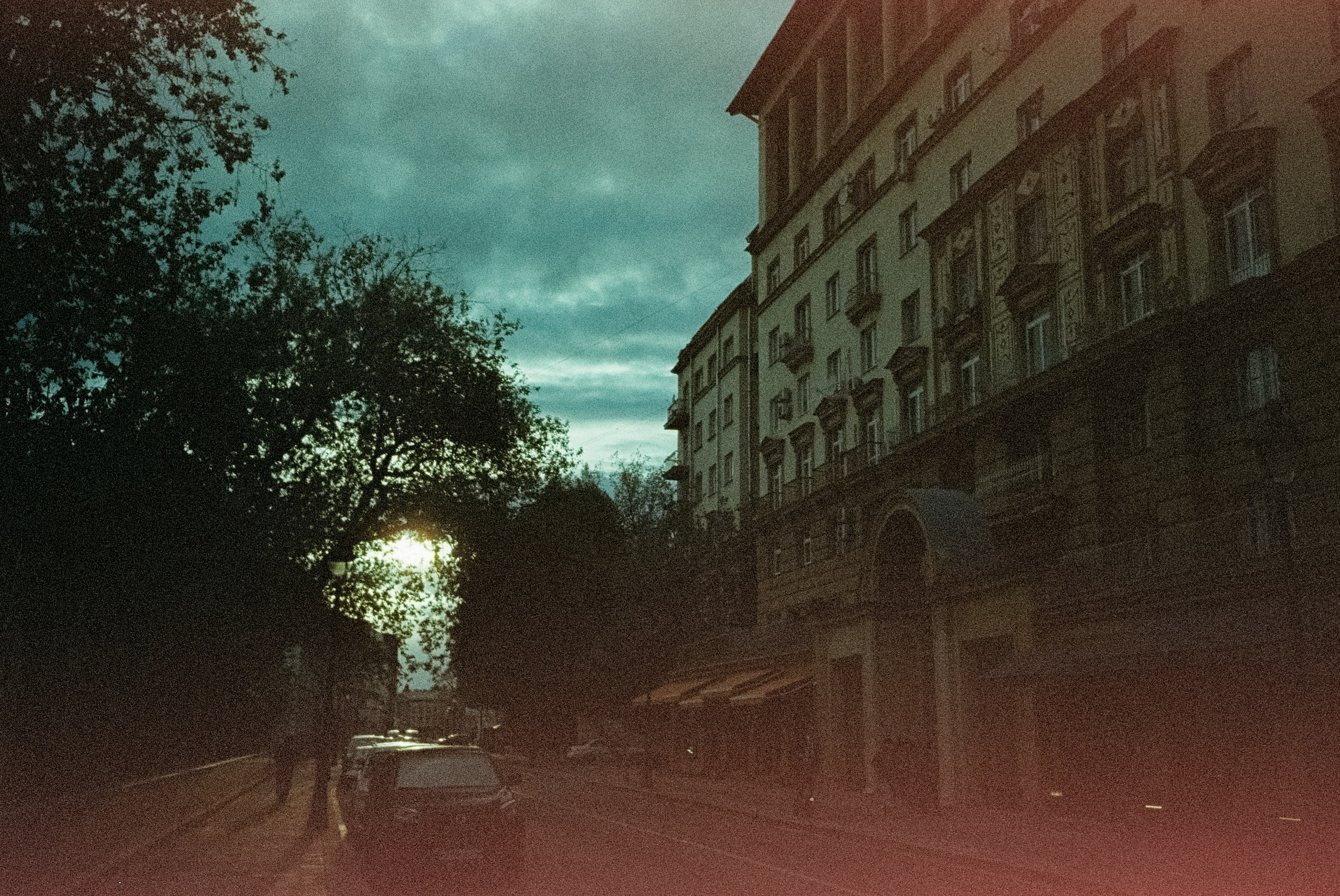 Ricoh R1 | Kodak Ultramax 400 (просрочка) @ISO 100 | ул. Малая Никитская, Большая Никитская