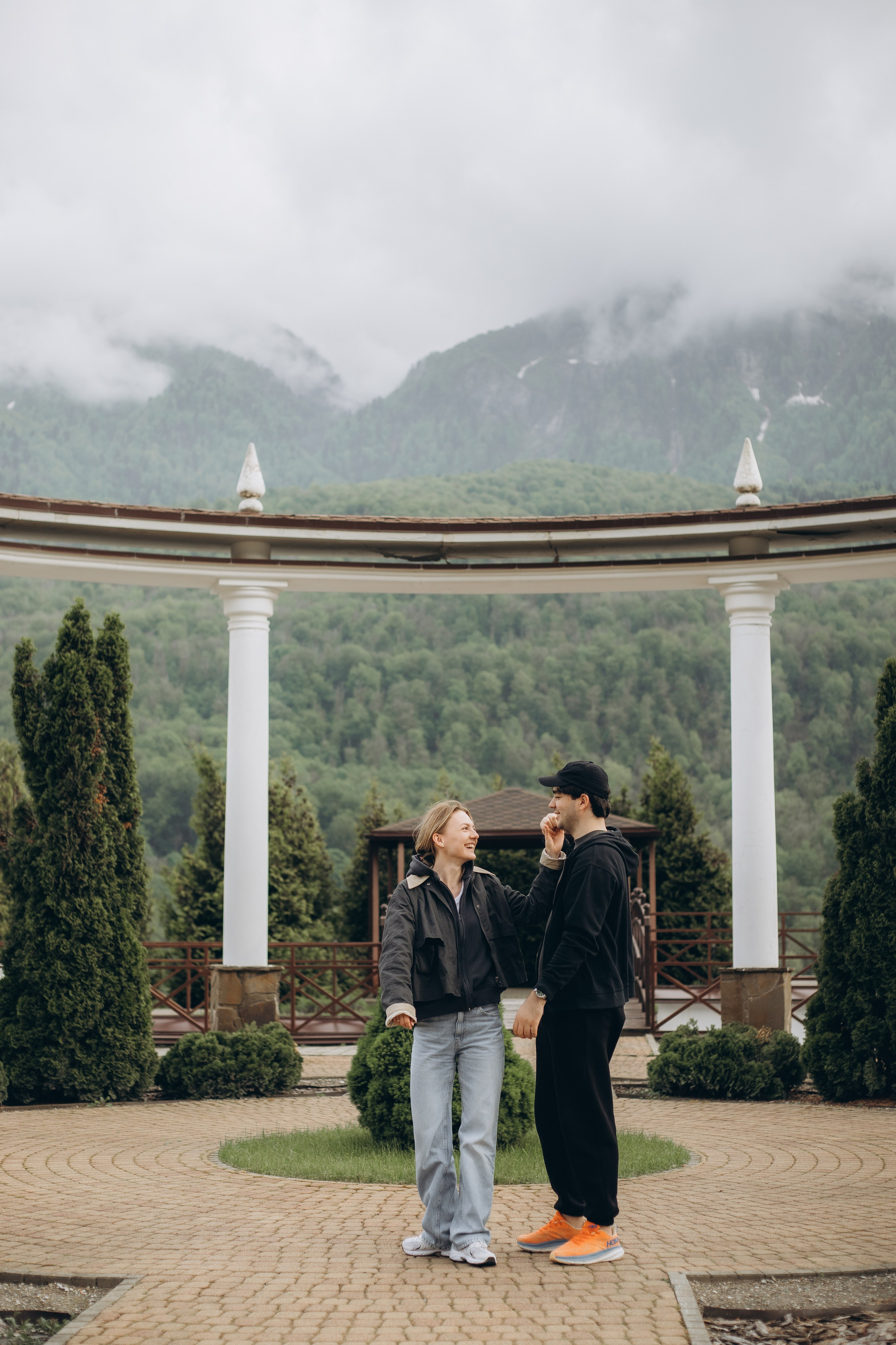 Фруктовый сад. Семейный и свадебный фотограф Сочи Адлер Сириус Красная поляна